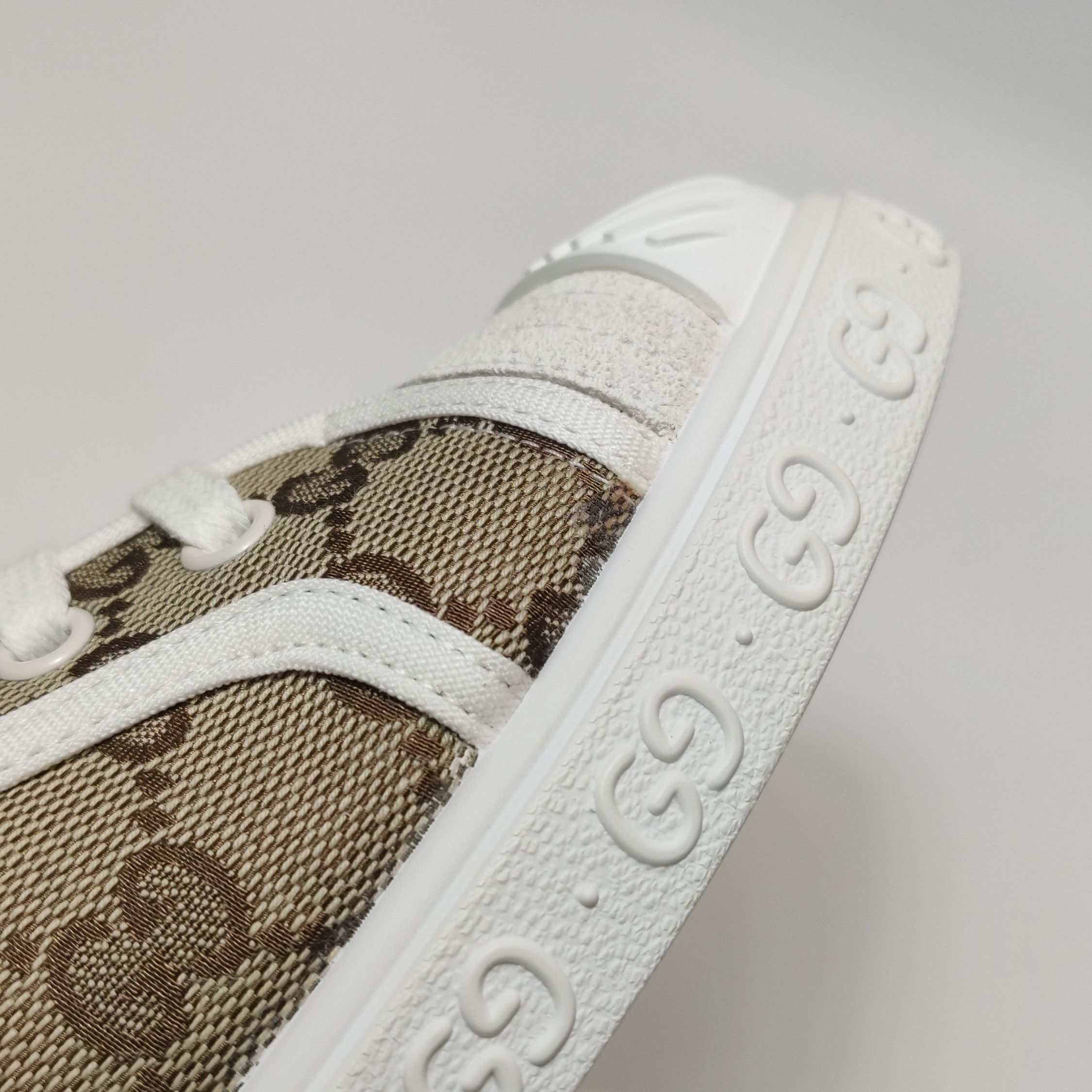 Gucci Gucci Men 10 Lowtop Sneakers Size US 10 / EU 43 - 10 Thumbnail