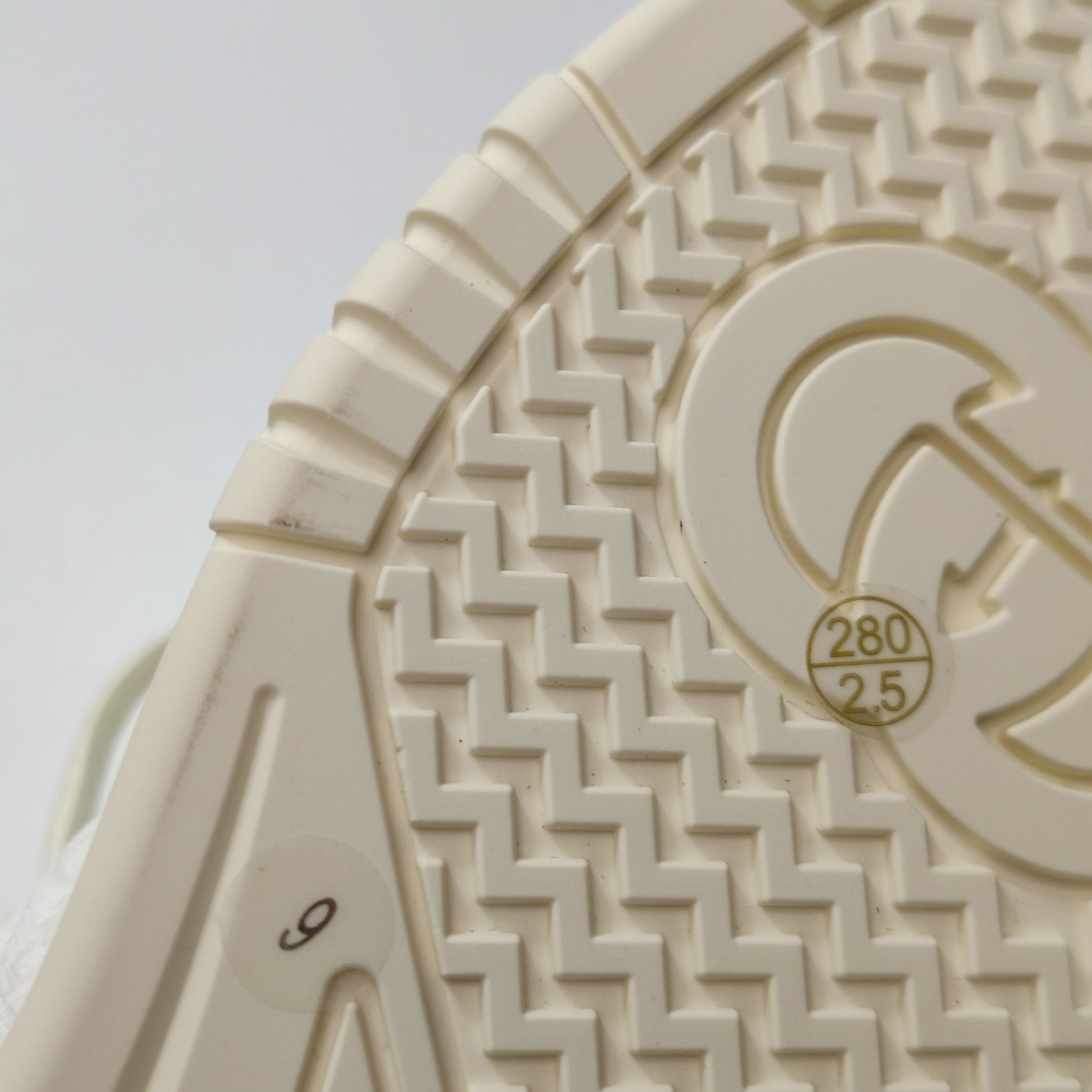 Gucci Gucci Men 10 Lowtop Sneakers Size US 10 / EU 43 - 9 Thumbnail