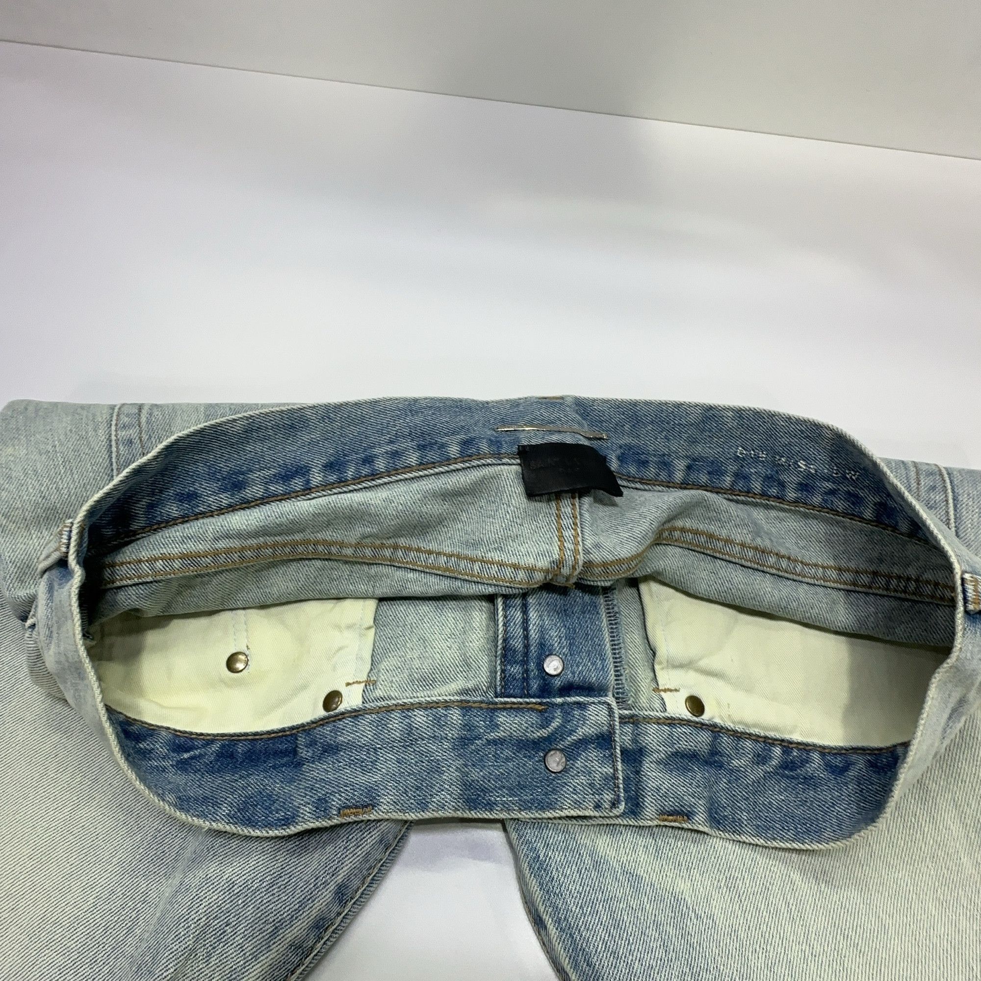 Saint Laurent Paris Saint Laurent Light Wash Denim Jeans Size 32 Size US 32 / EU 48 - 5 Thumbnail