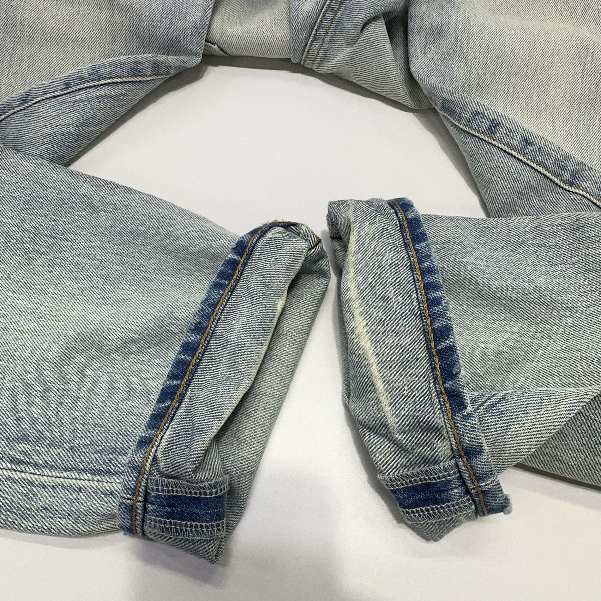 Saint Laurent Paris Saint Laurent Light Wash Denim Jeans Size 32 Size US 32 / EU 48 - 8 Thumbnail