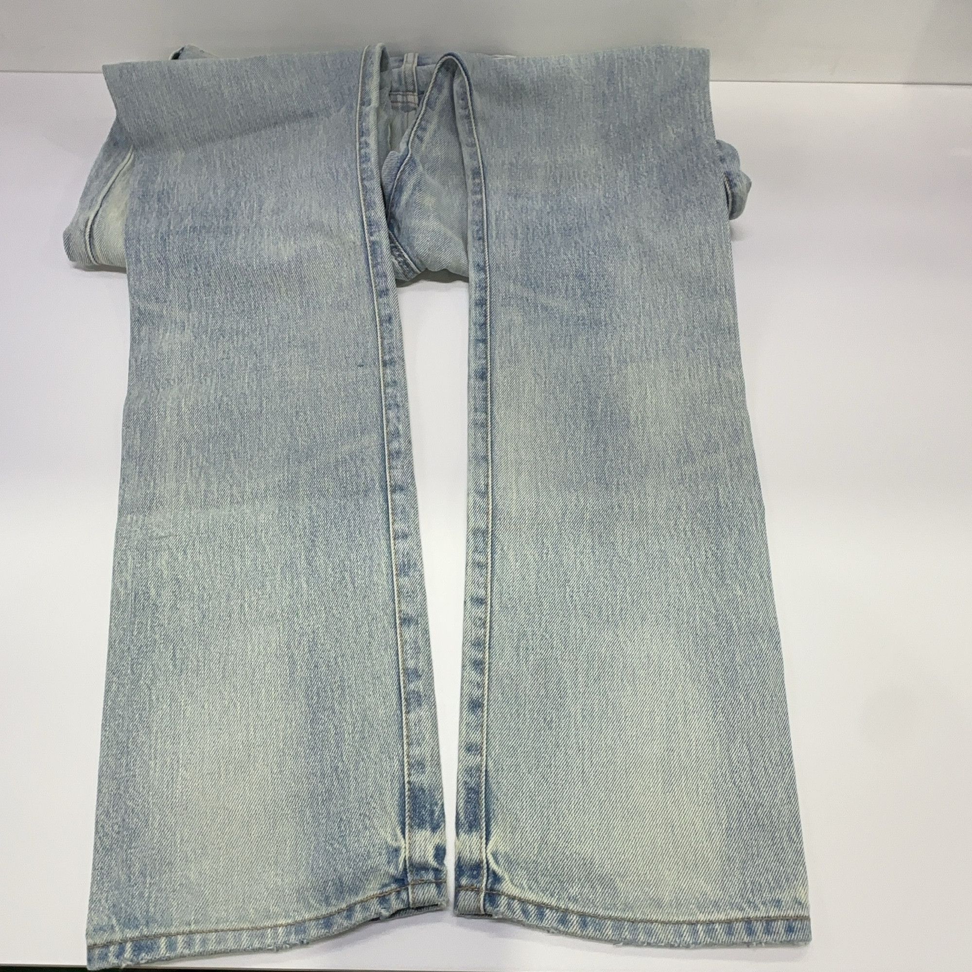 Saint Laurent Paris Saint Laurent Light Wash Denim Jeans Size 32 Size US 32 / EU 48 - 10 Thumbnail