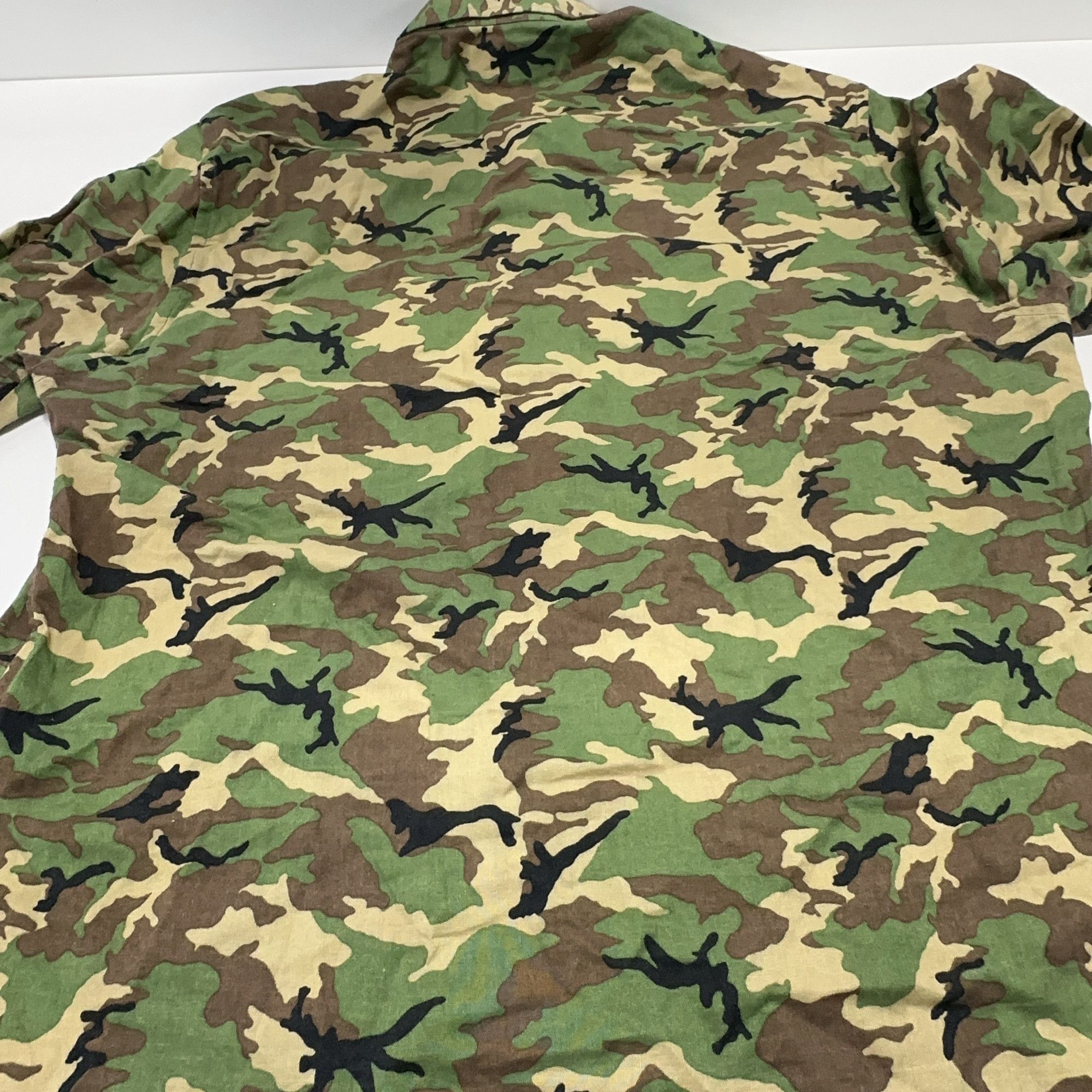 Saint Laurent Paris Saint Laurent Camouflage Button Up Shirt Size 39 Size US M / EU 48-50 / 2 - 9 Thumbnail