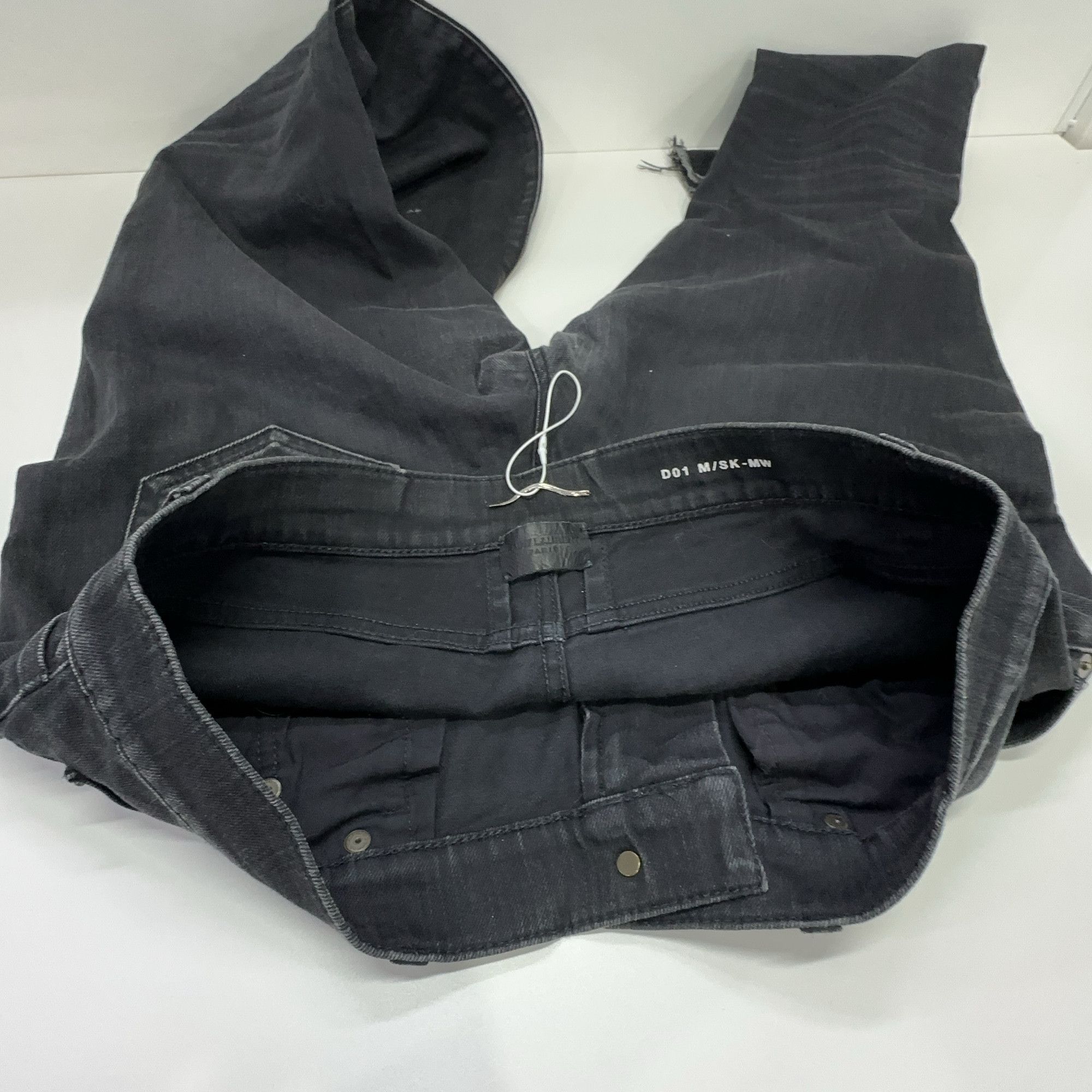 Saint Laurent Paris Saint Laurent D01 Black Frayed Hem Jeans Size 32 Size US 32 / EU 48 - 5 Thumbnail