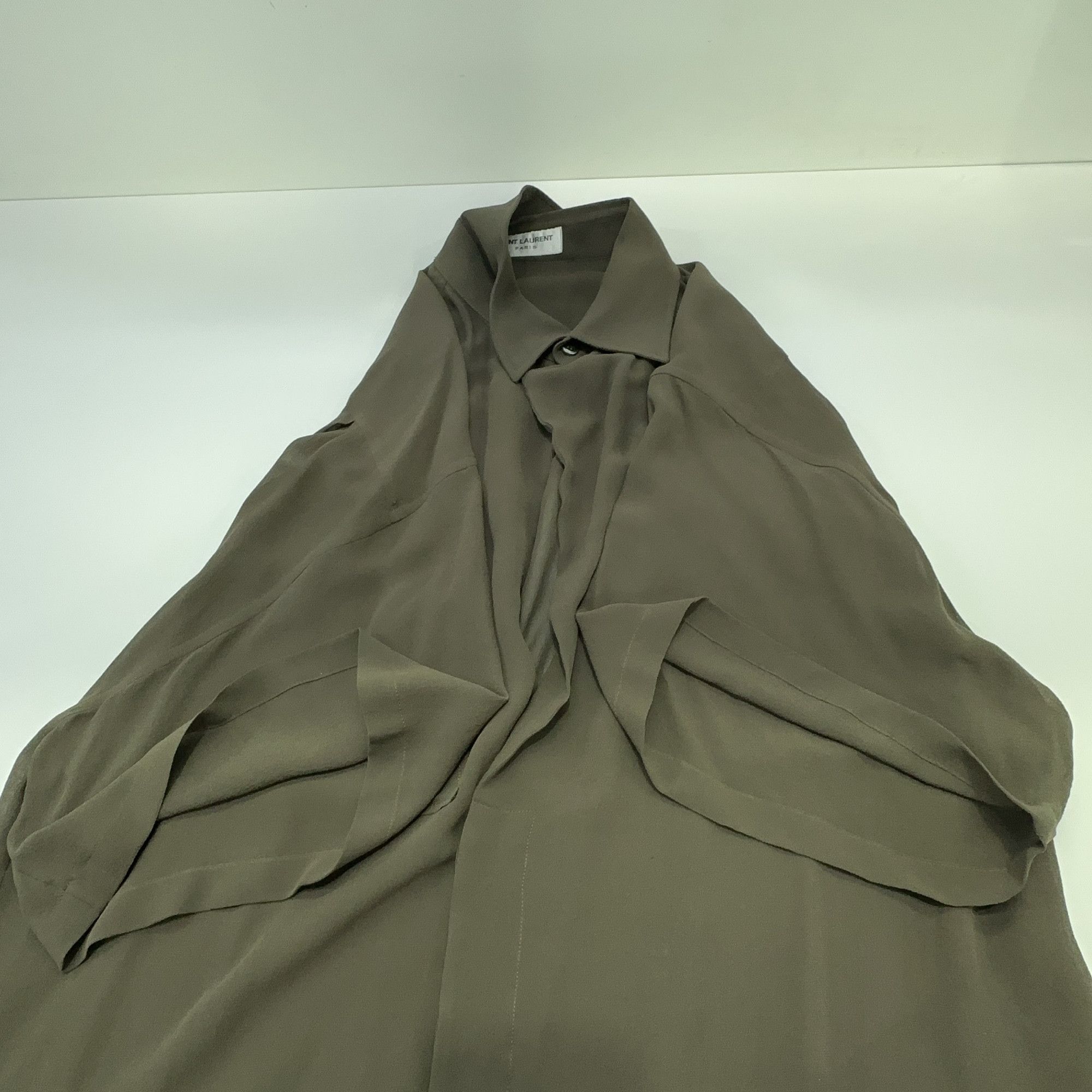 Saint Laurent Paris Saint Laurent Silk Button Up Shirt Size M Size US M / EU 48-50 / 2 - 9 Thumbnail