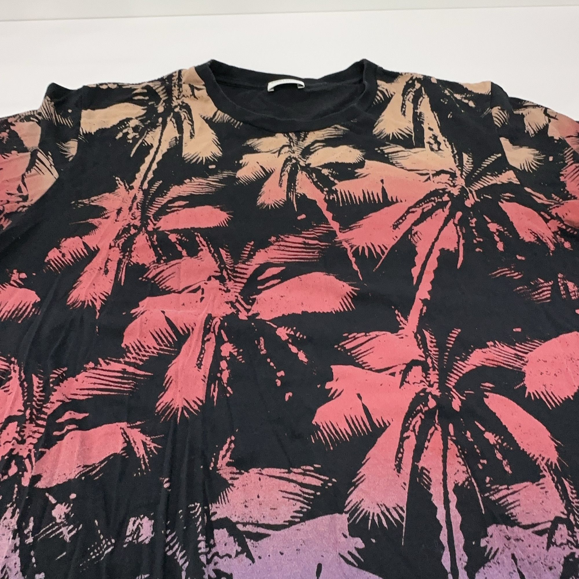 Saint Laurent Paris Saint Laurent Palm Tree Print T-Shirt Size M Size US M / EU 48-50 / 2 - 6 Thumbnail