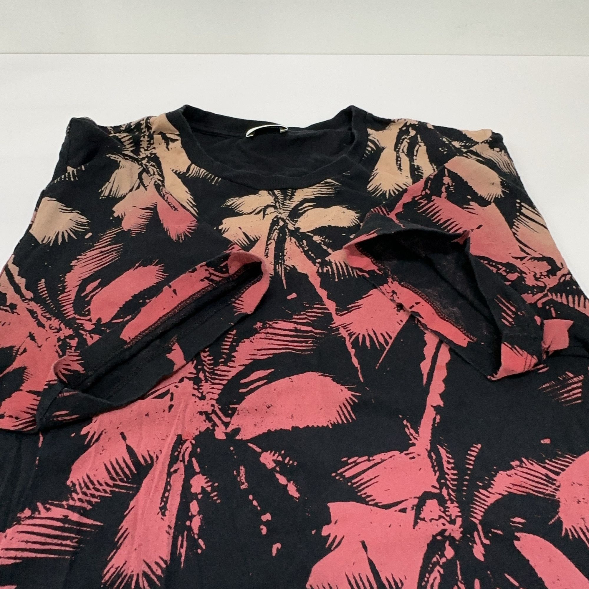 Saint Laurent Paris Saint Laurent Palm Tree Print T-Shirt Size M Size US M / EU 48-50 / 2 - 9 Thumbnail