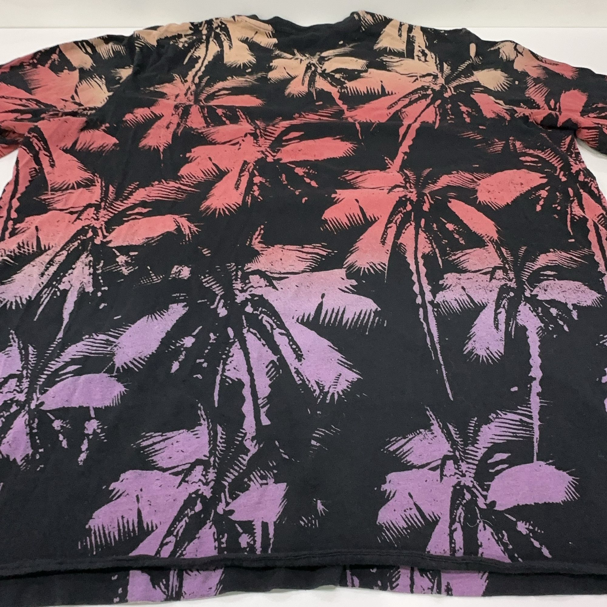 Saint Laurent Paris Saint Laurent Palm Tree Print T-Shirt Size M Size US M / EU 48-50 / 2 - 10 Thumbnail