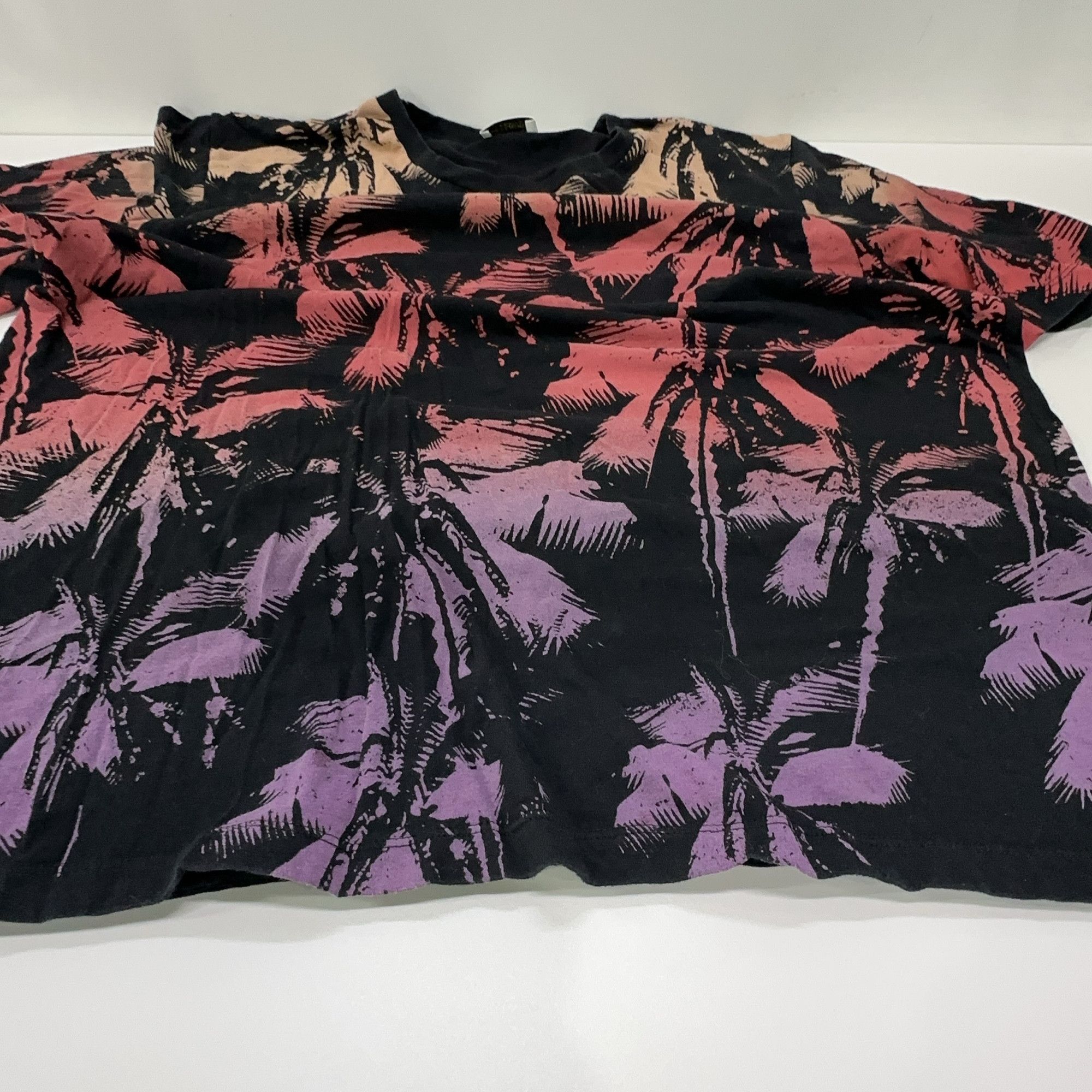 Saint Laurent Paris Saint Laurent Palm Tree Print T-Shirt Size M Size US M / EU 48-50 / 2 - 7 Thumbnail