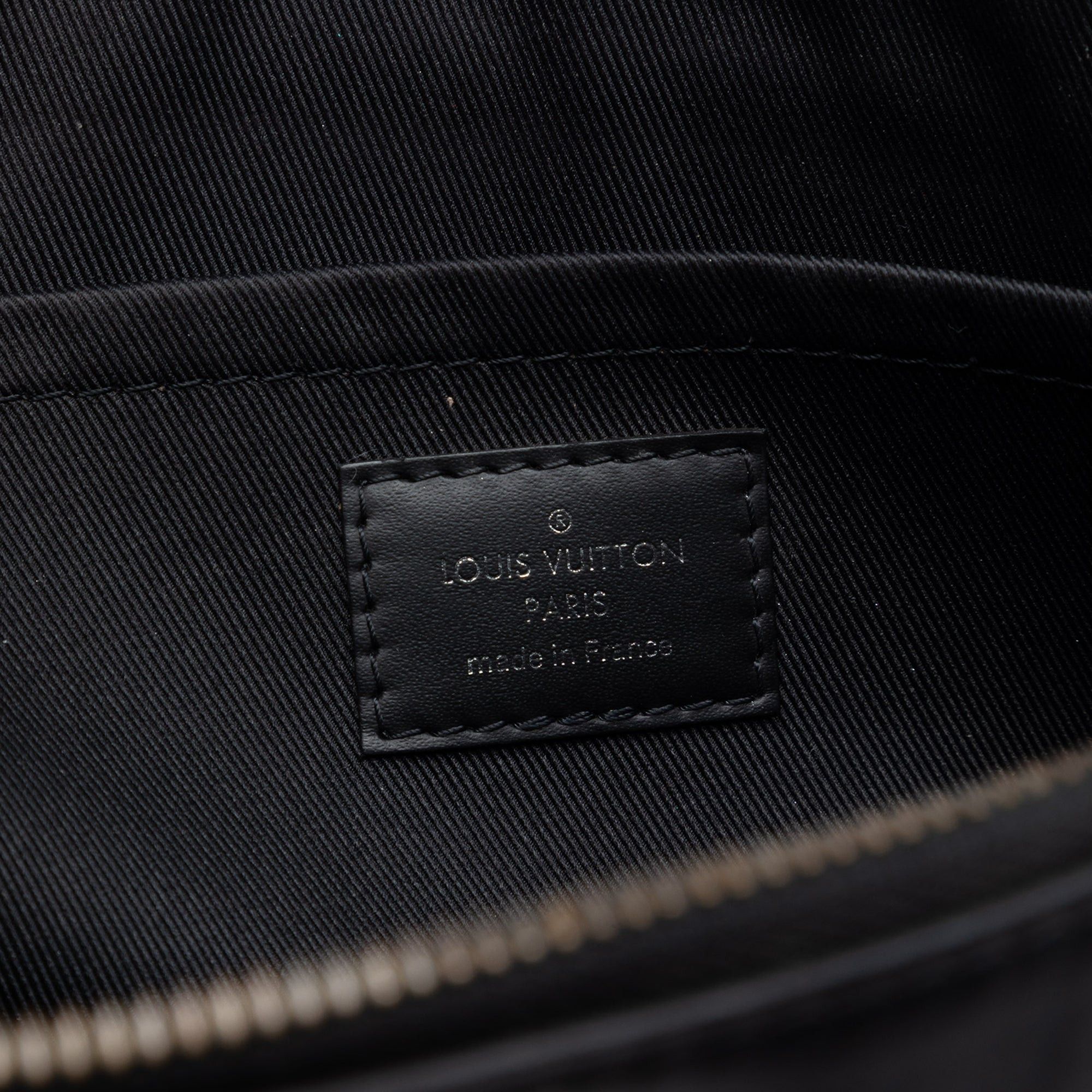 Louis Vuitton Monogram Eclipse Discovery Pochette GM Size ONE SIZE - 5 Thumbnail