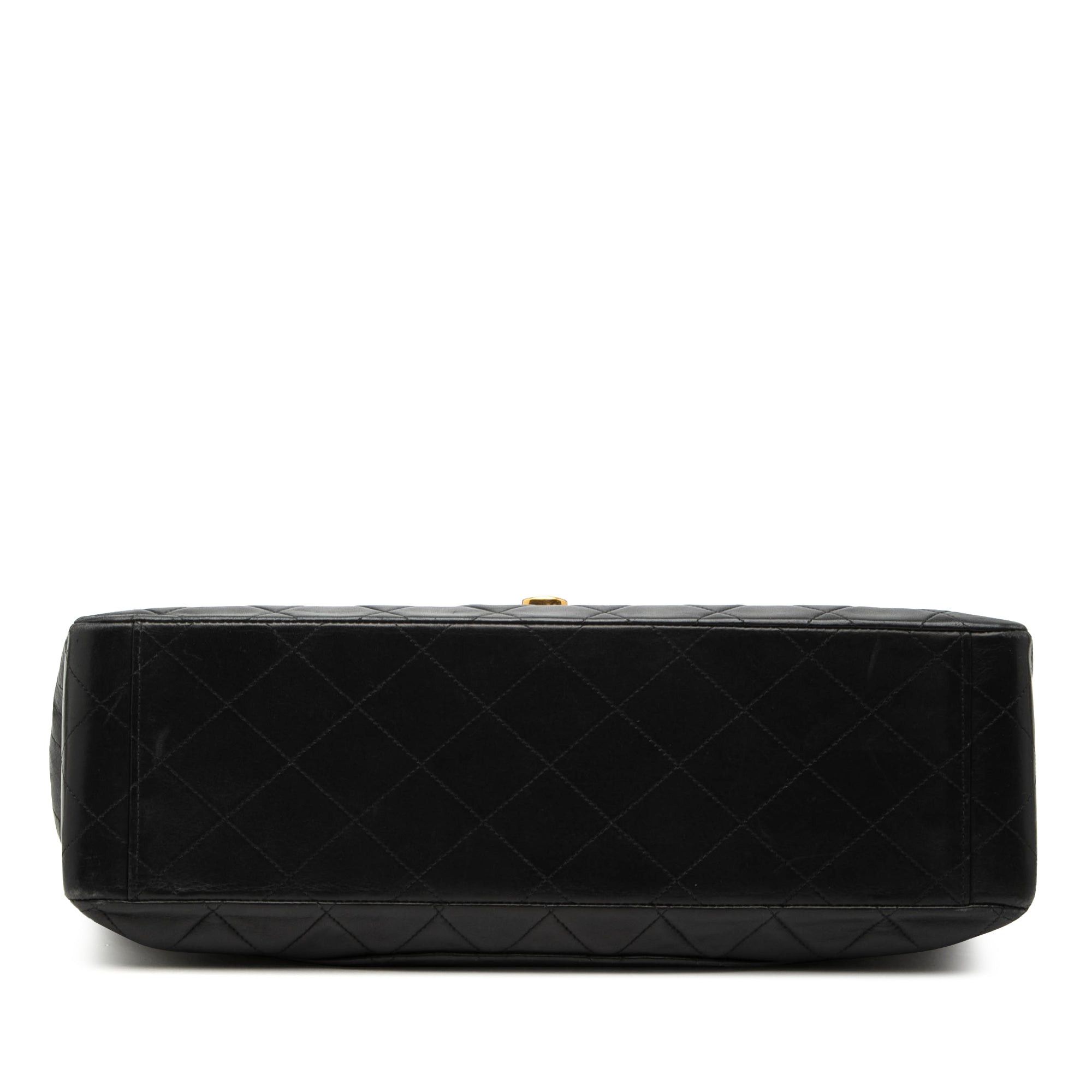 Chanel Maxi XL Classic Lambskin Single Flap Size ONE SIZE - 3 Thumbnail