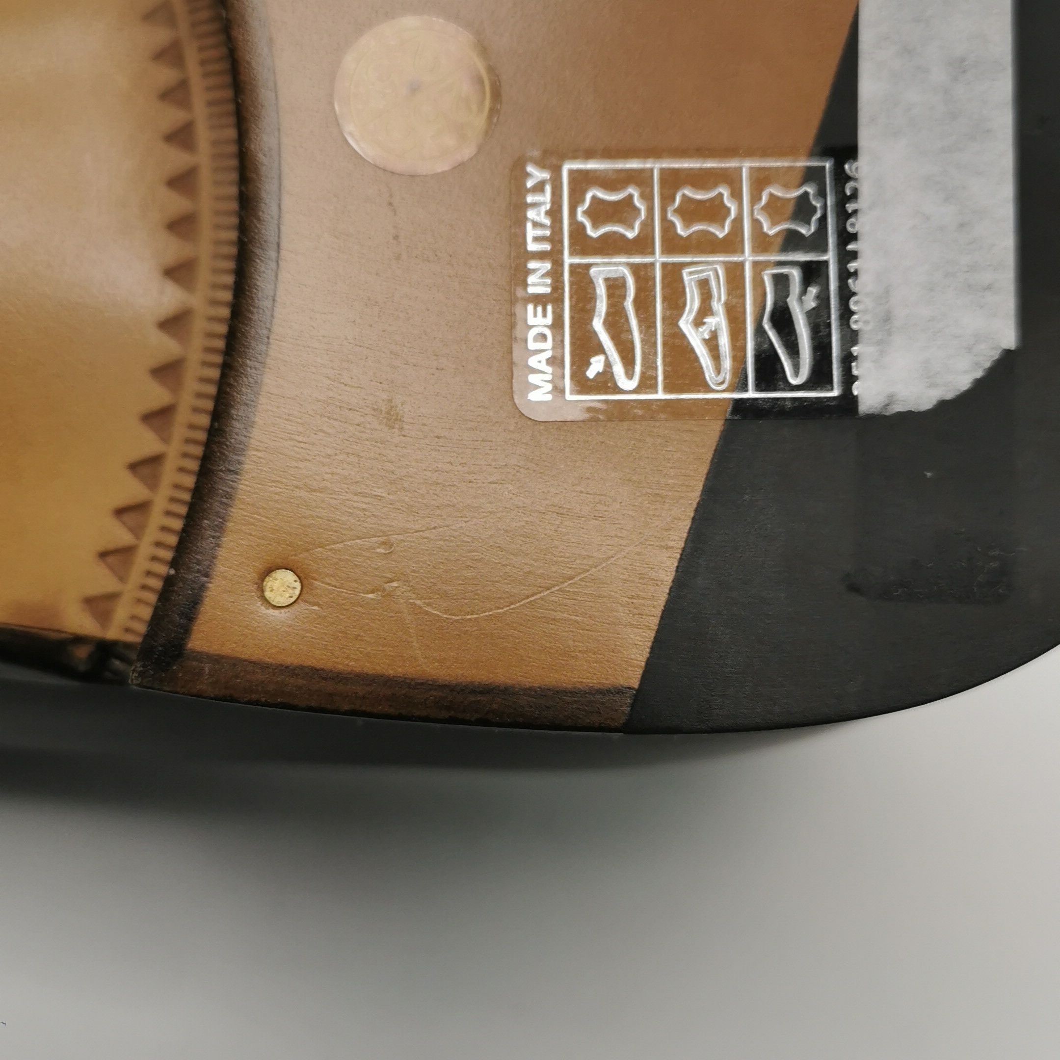 Gucci Gucci Men 9 Leather Size US 9 / EU 42 - 14 Thumbnail