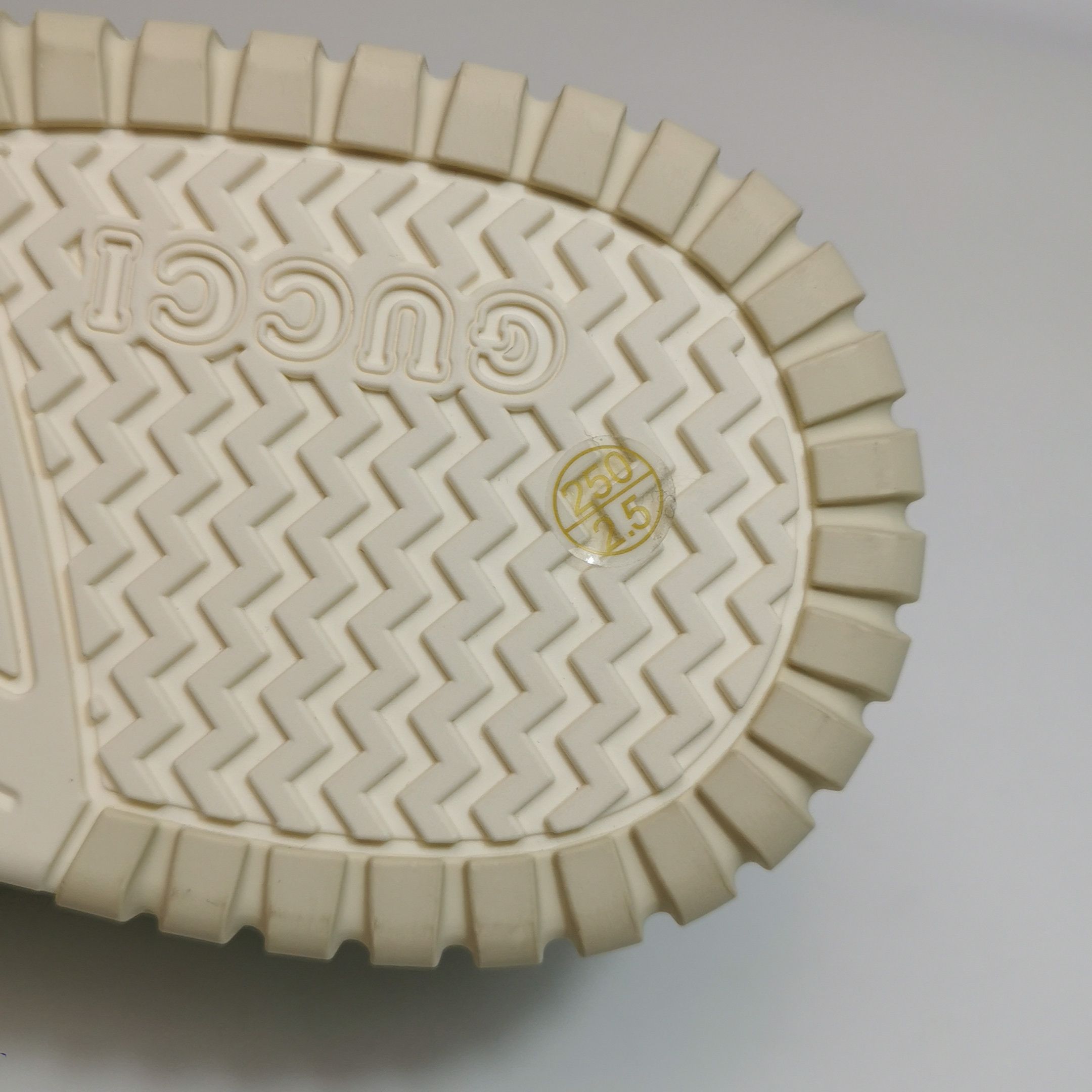 Gucci Gucci Men 8 Lowtop Sneakers Size US 8 / EU 41 - 14 Thumbnail