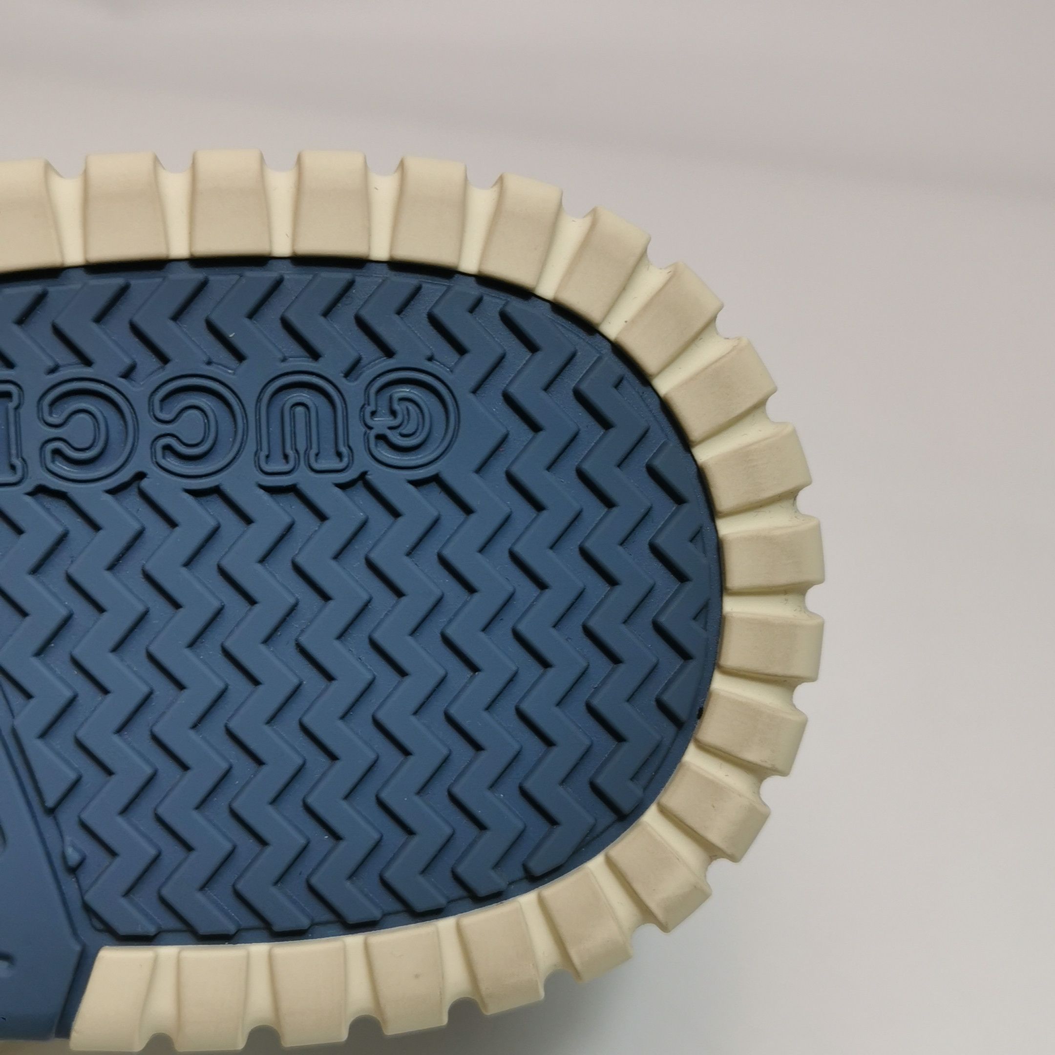 Gucci Gucci Men 7.5 Lowtop Sneakers Size US 7.5 / EU 40-41 - 8 Thumbnail