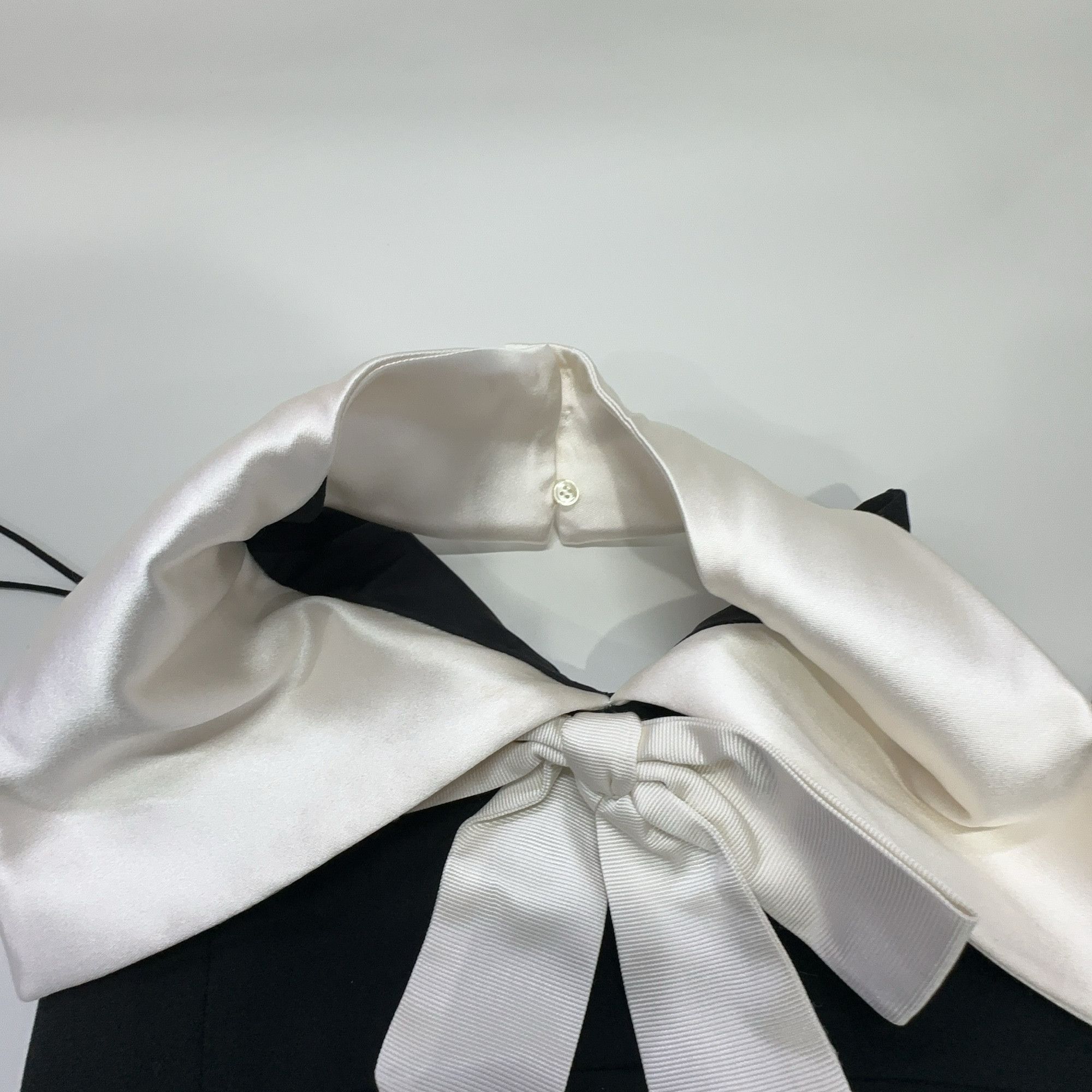 Saint Laurent Paris Saint Laurent Bow Detail Crop Top Size 34 Size XS / US 0-2 / IT 36-38 - 6 Thumbnail