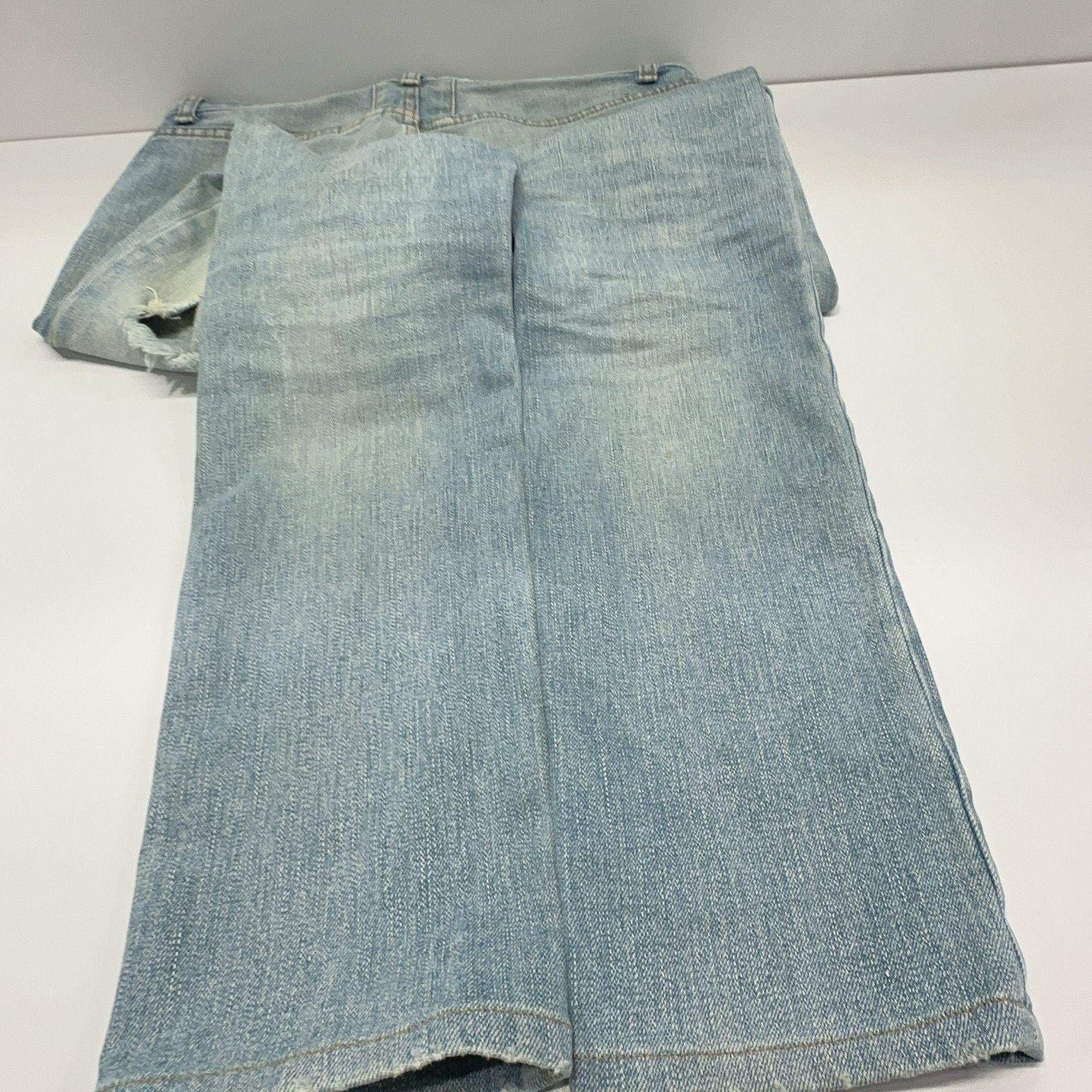 Saint Laurent Paris Saint Laurent Distressed Denim Jeans Size 29 Size US 29 - 11 Thumbnail