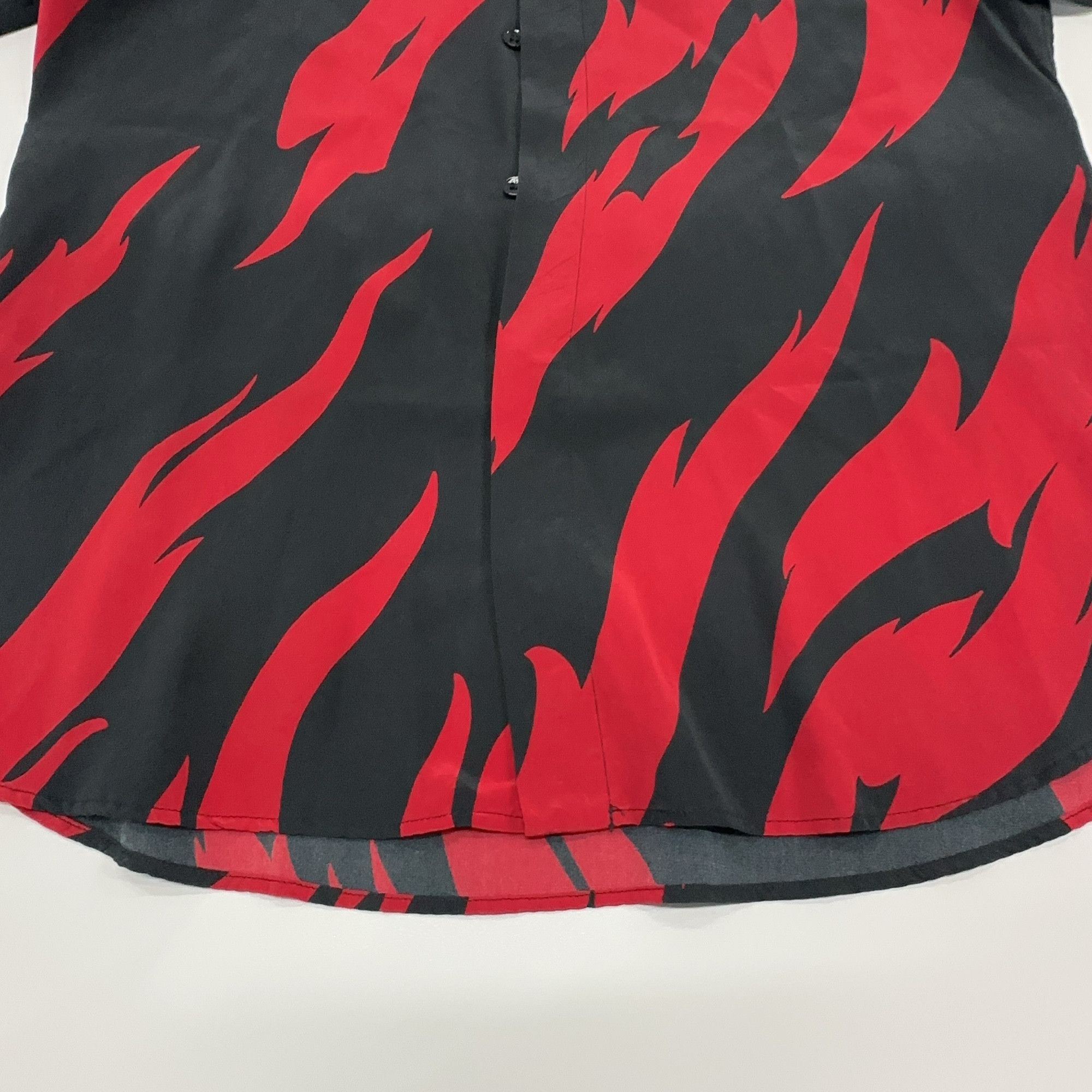 Saint Laurent Paris Saint Laurent Flame Print Silk Shirt Size 38 Size US S / EU 44-46 / 1 - 7 Thumbnail