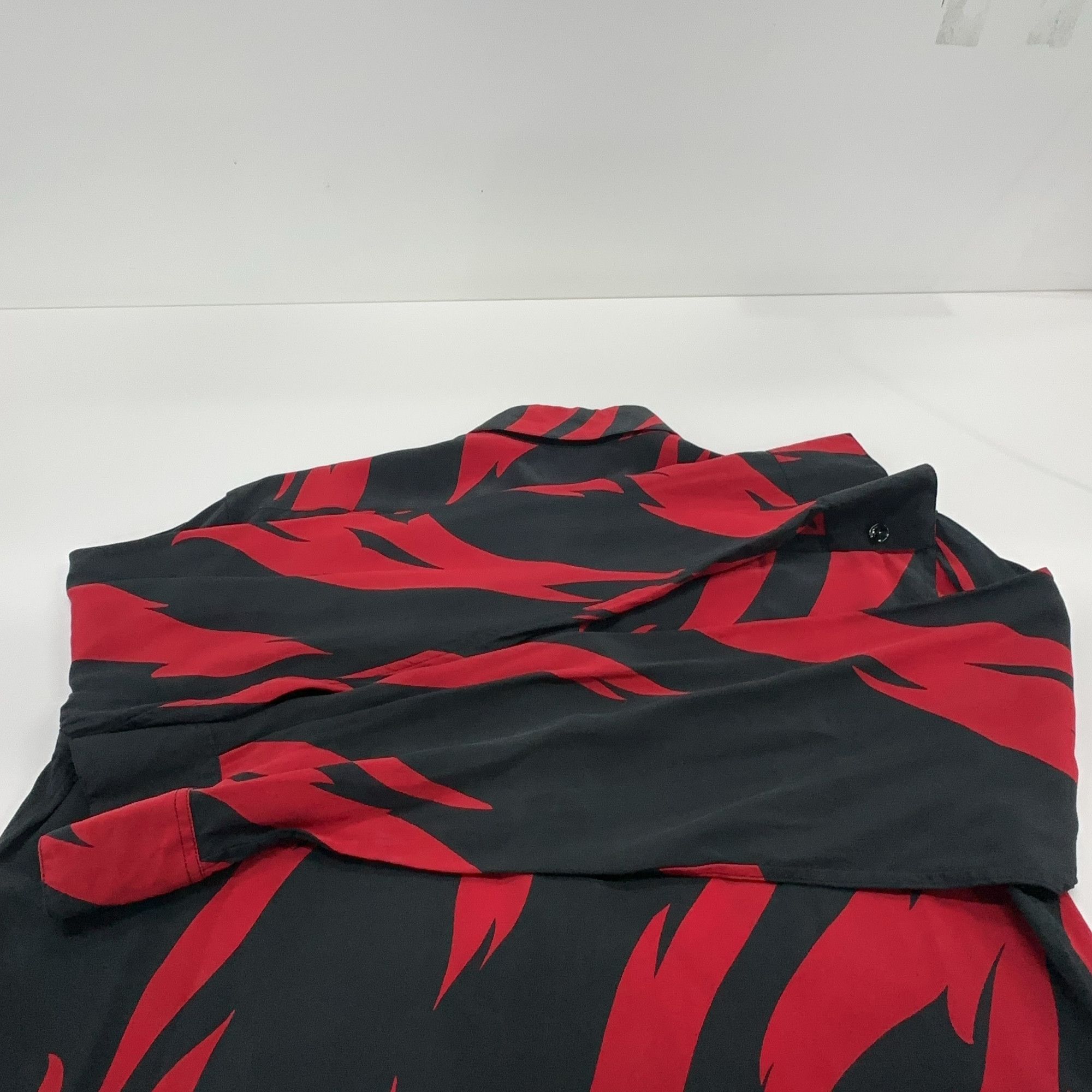 Saint Laurent Paris Saint Laurent Flame Print Silk Shirt Size 38 Size US S / EU 44-46 / 1 - 11 Thumbnail