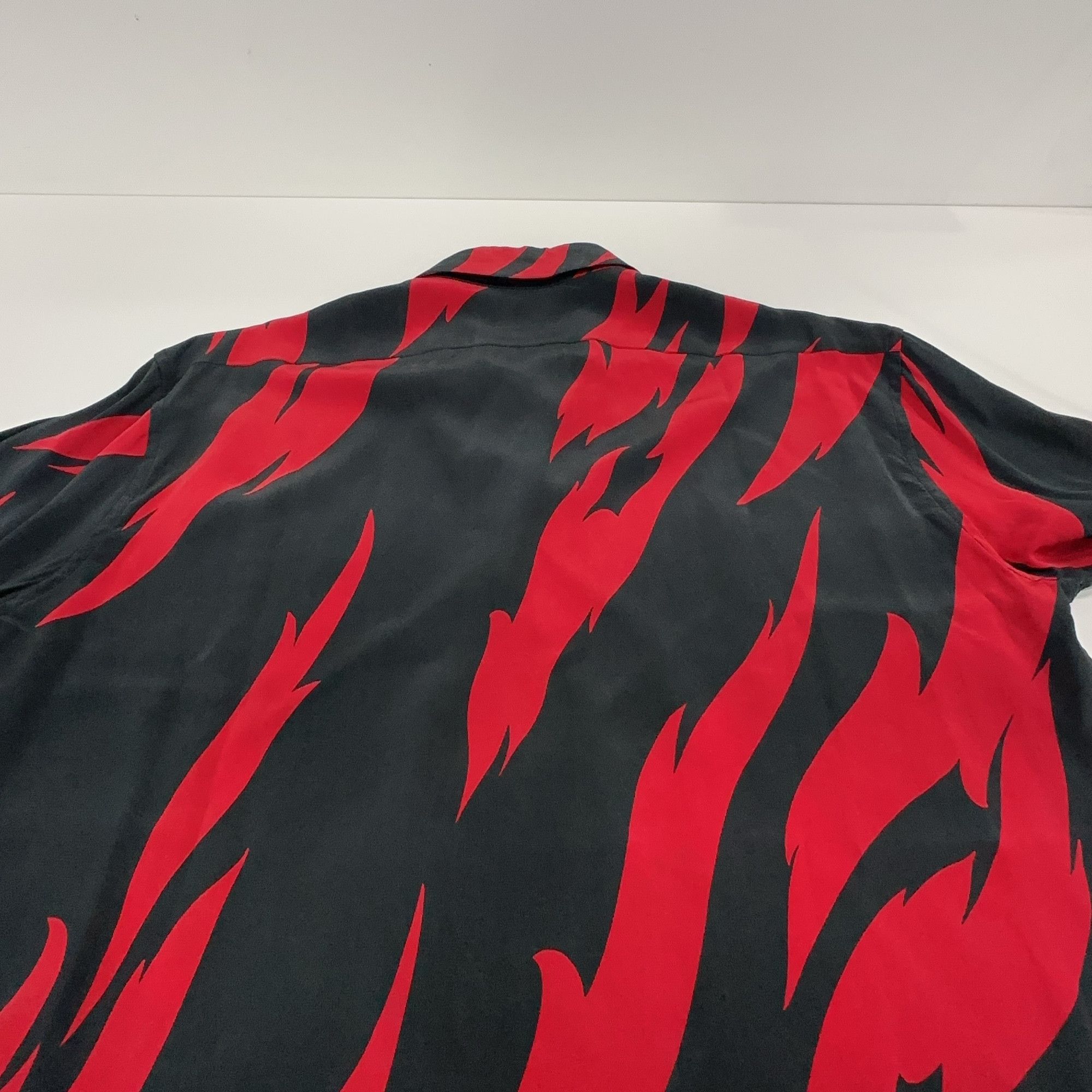 Saint Laurent Paris Saint Laurent Flame Print Silk Shirt Size 38 Size US S / EU 44-46 / 1 - 8 Thumbnail