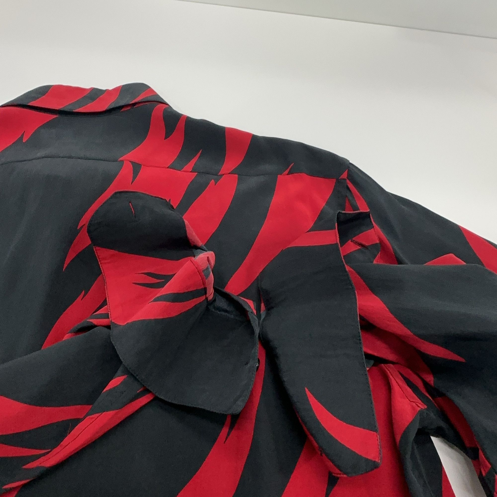 Saint Laurent Paris Saint Laurent Flame Print Silk Shirt Size 38 Size US S / EU 44-46 / 1 - 10 Thumbnail