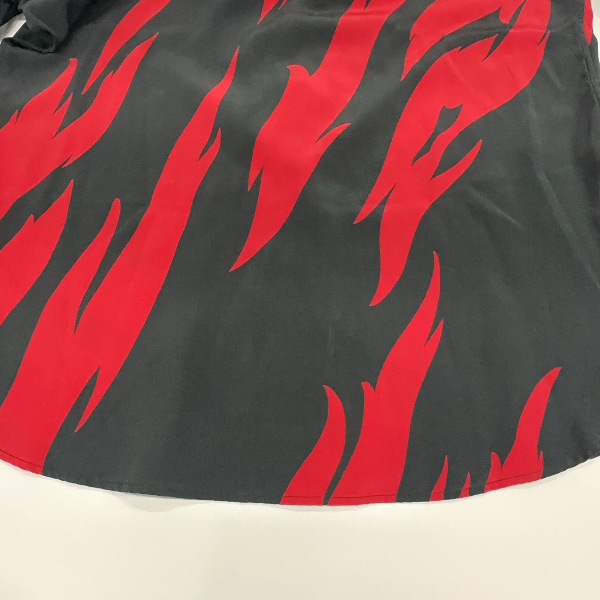 Saint Laurent Paris Saint Laurent Flame Print Silk Shirt Size 38 Size US S / EU 44-46 / 1 - 9 Thumbnail