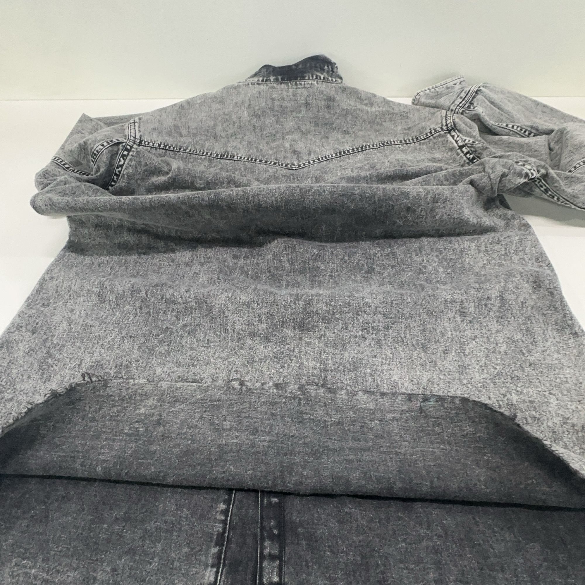 Saint Laurent Paris Saint Laurent Washed Gray Denim Shirt Size S Size US S / EU 44-46 / 1 - 13 Thumbnail