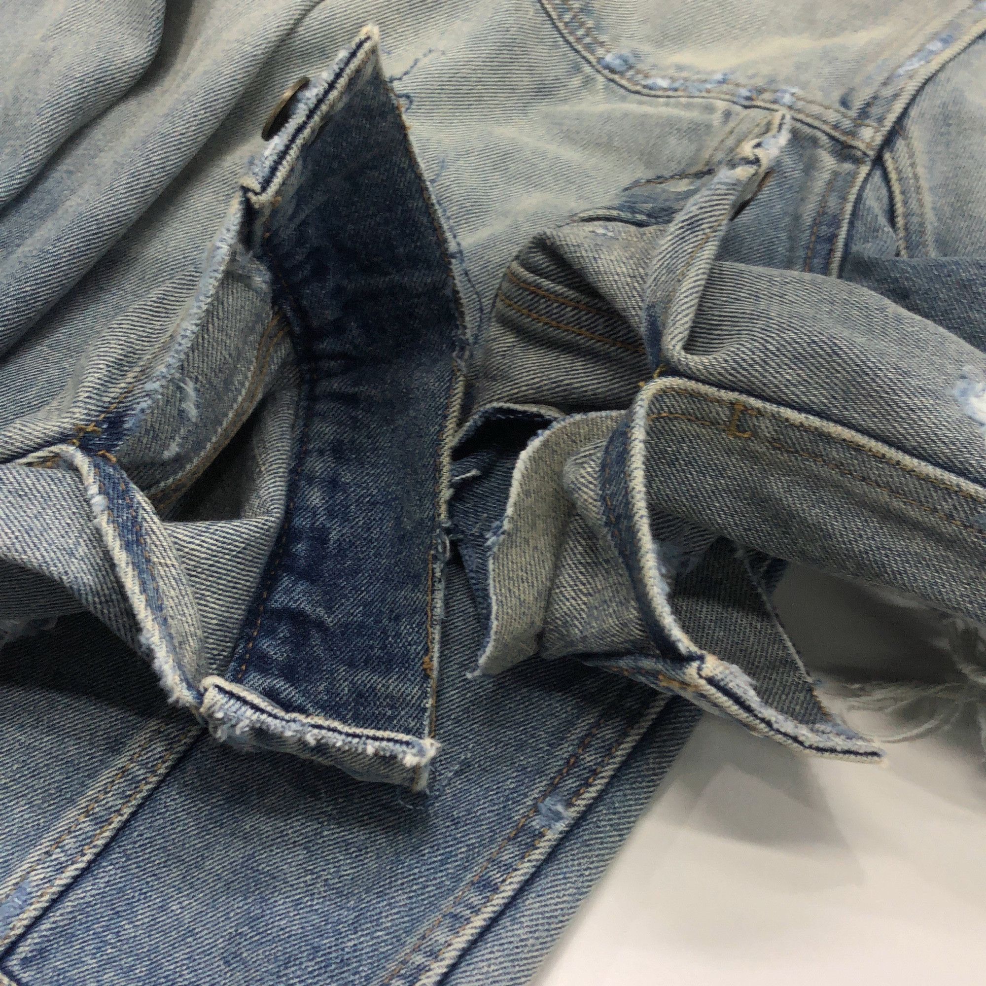 Saint Laurent Paris Saint Laurent Distressed Denim Jacket Size M Size US M / EU 48-50 / 2 - 4 Thumbnail