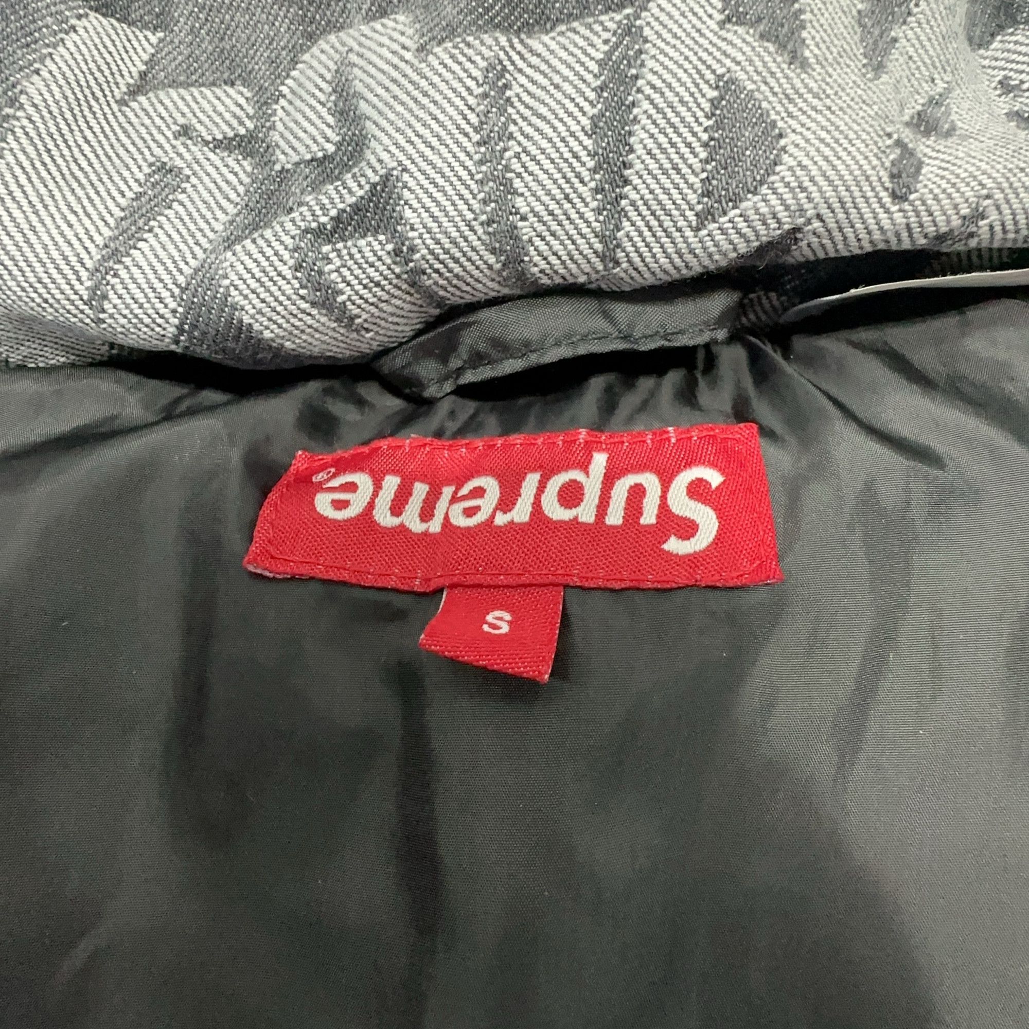 Supreme Supreme Fat Tip Jacquard Denim Puffer Jacket Size S Size US S / EU 44-46 / 1 - 3 Thumbnail