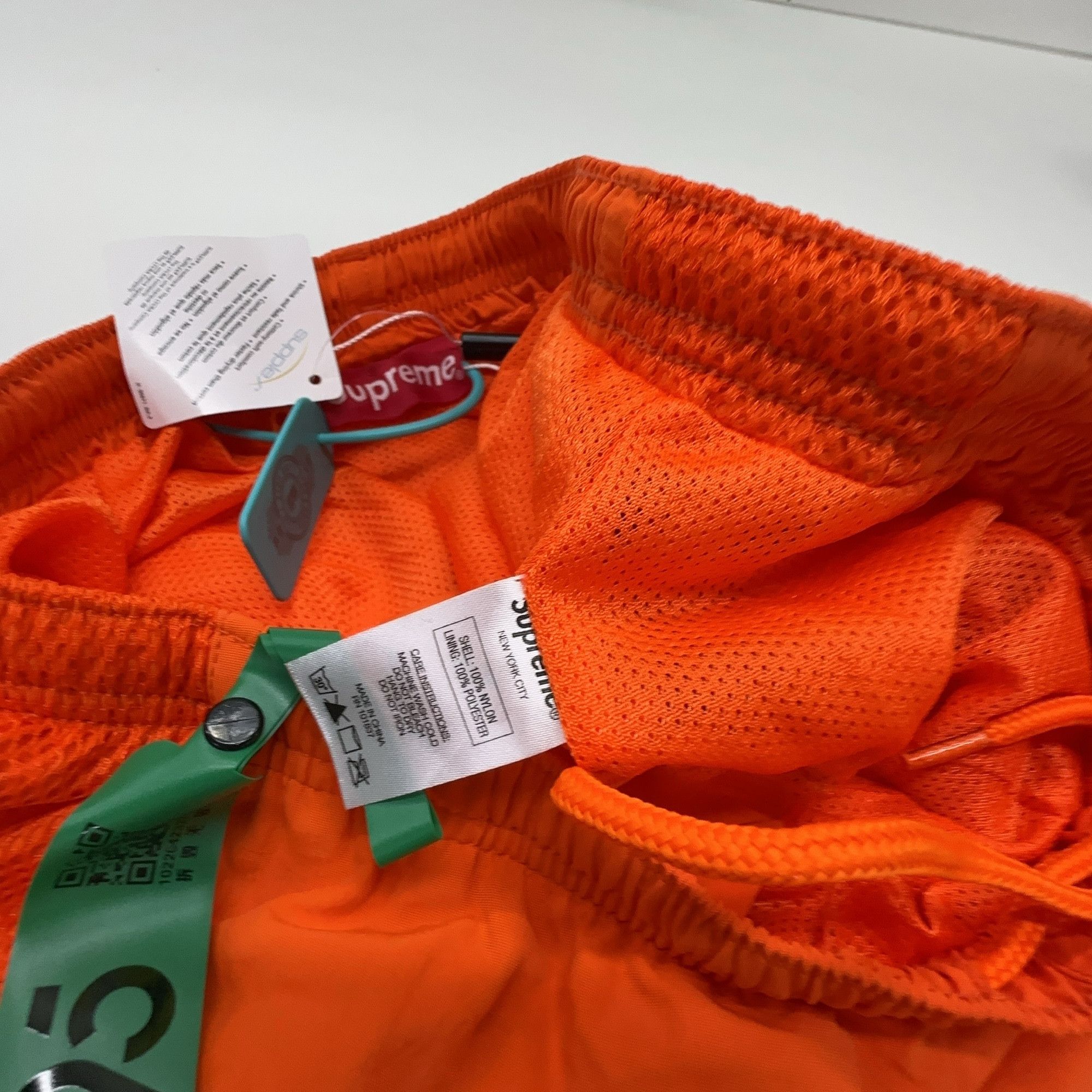 Supreme Supreme Mesh Panel Logo Shorts Size S Size US 30 / EU 46 - 4 Thumbnail