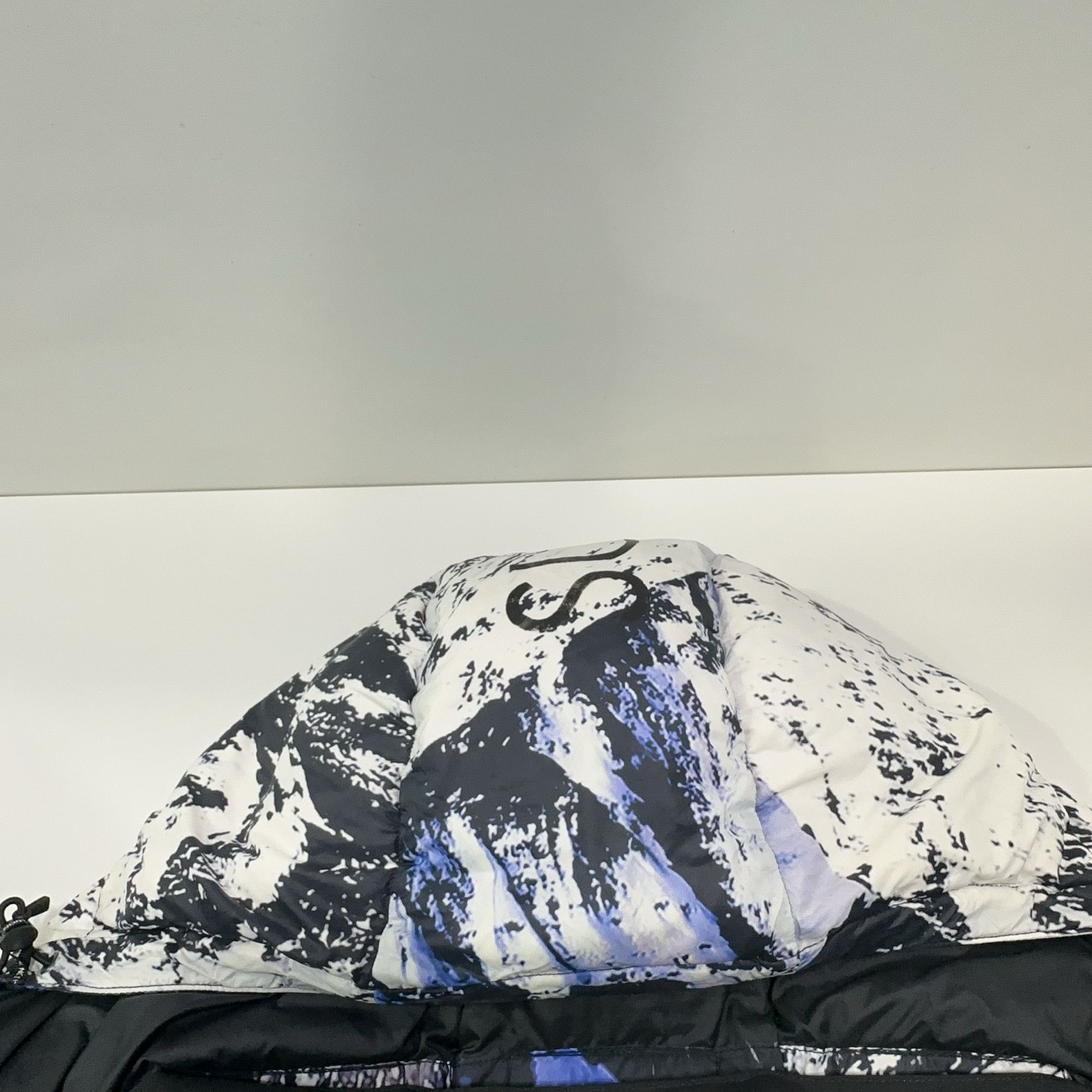Supreme Supreme x The North Face Mountain Print Down Jacket L Size US L / EU 52-54 / 3 - 13 Thumbnail