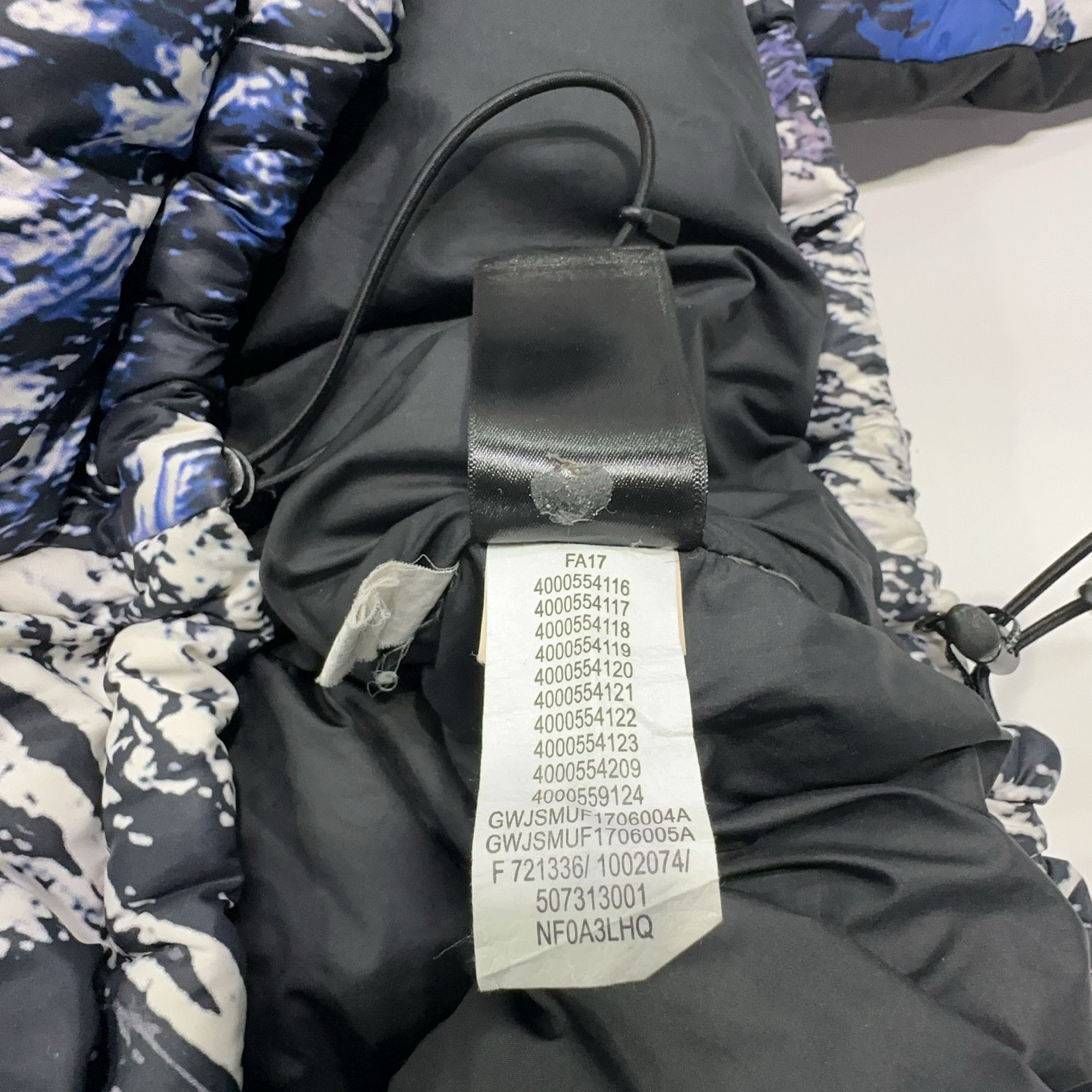 Supreme Supreme x The North Face Mountain Print Down Jacket L Size US L / EU 52-54 / 3 - 4 Thumbnail