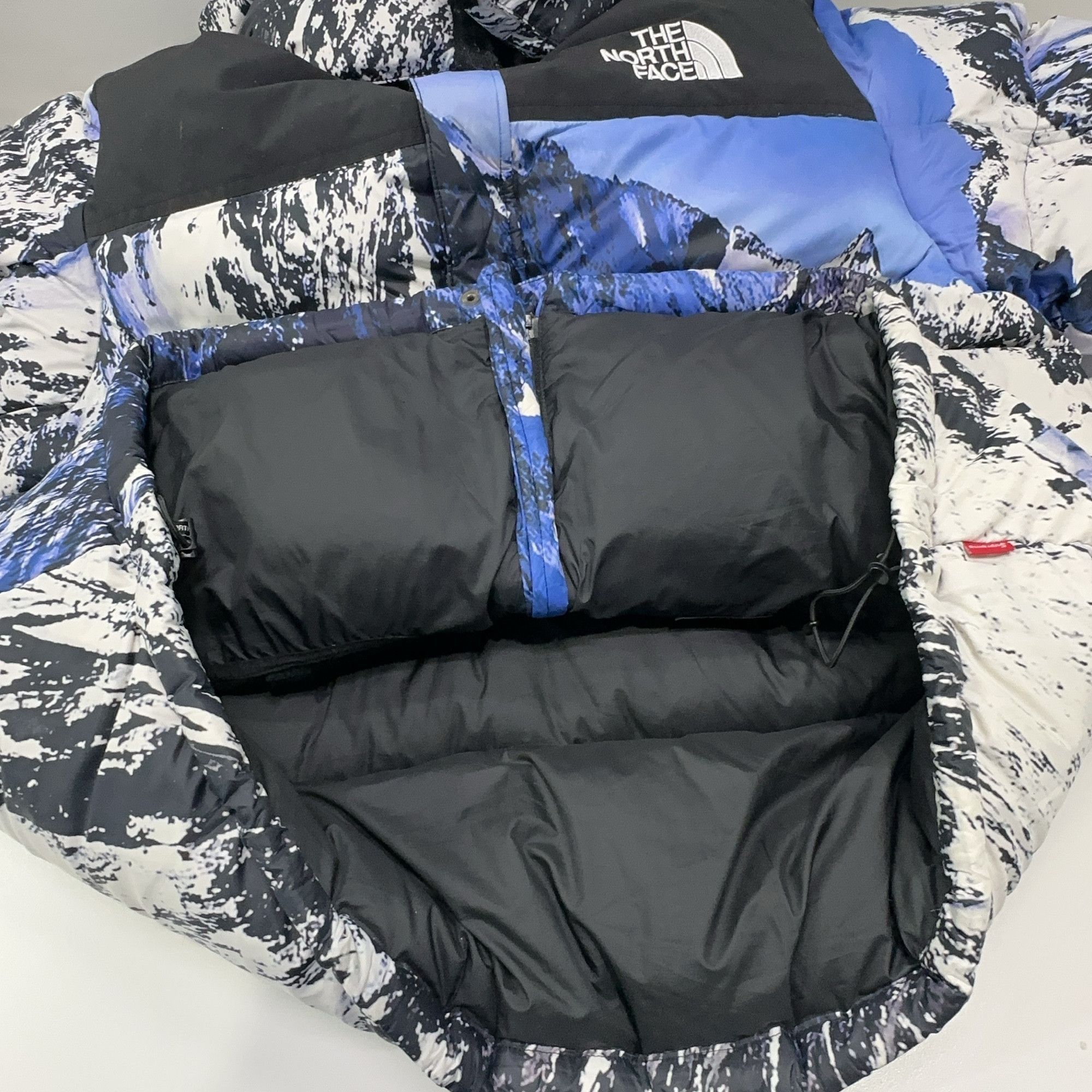 Supreme Supreme x The North Face Mountain Print Down Jacket L Size US L / EU 52-54 / 3 - 18 Thumbnail