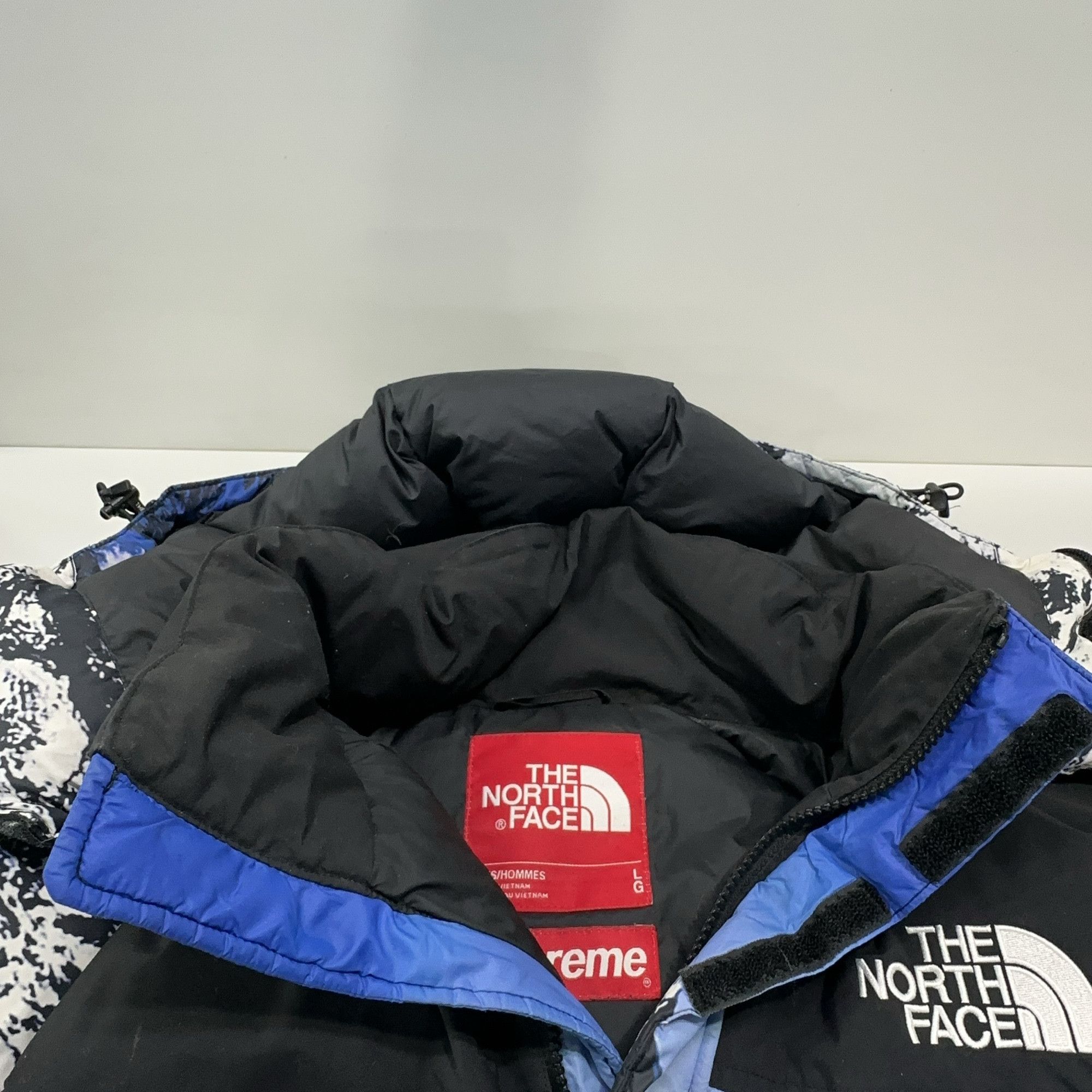 Supreme Supreme x The North Face Mountain Print Down Jacket L Size US L / EU 52-54 / 3 - 11 Thumbnail