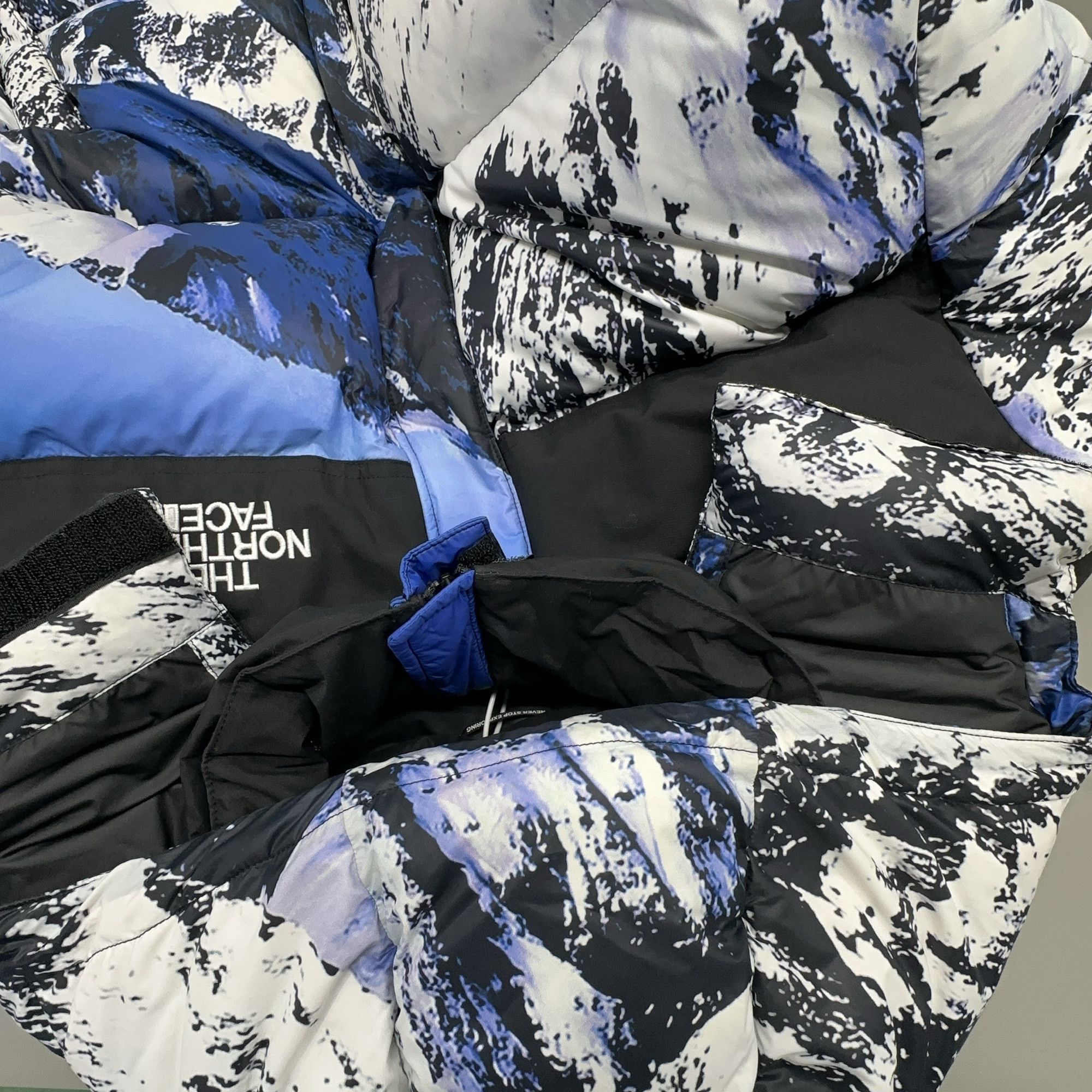 Supreme Supreme x The North Face Mountain Baltoro Jacket Size L Size US L / EU 52-54 / 3 - 13 Thumbnail