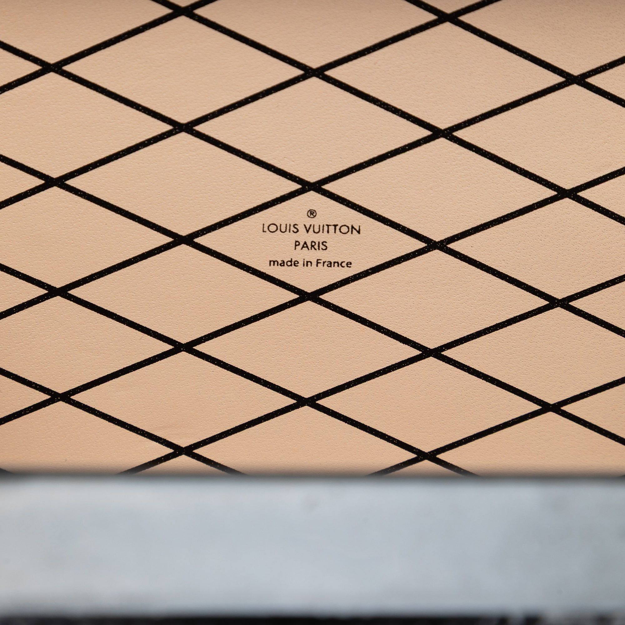 Louis Vuitton Monogram Vernis Stickers Petite Malle Size ONE SIZE - 5 Thumbnail
