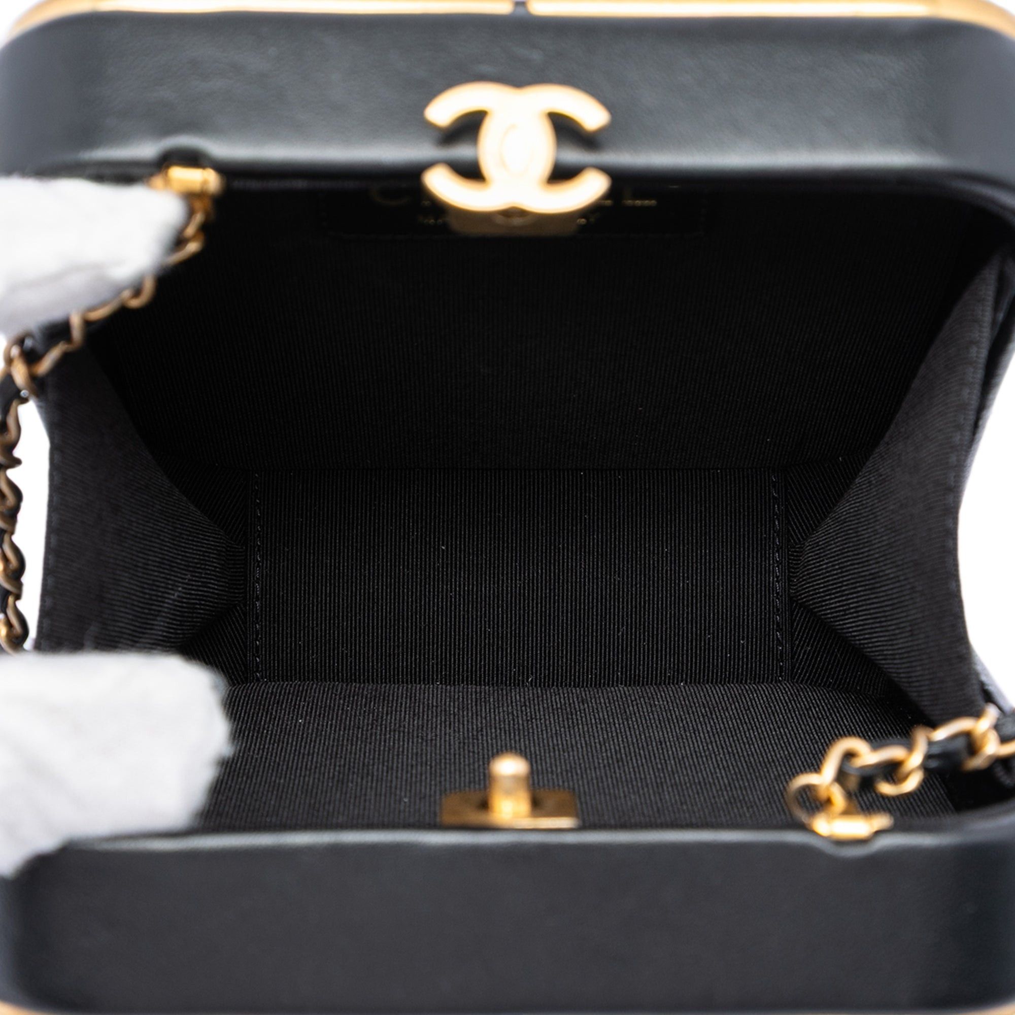 Chanel CC Lambskin and Metal Square Clutch with Chain Size ONE SIZE - 4 Thumbnail