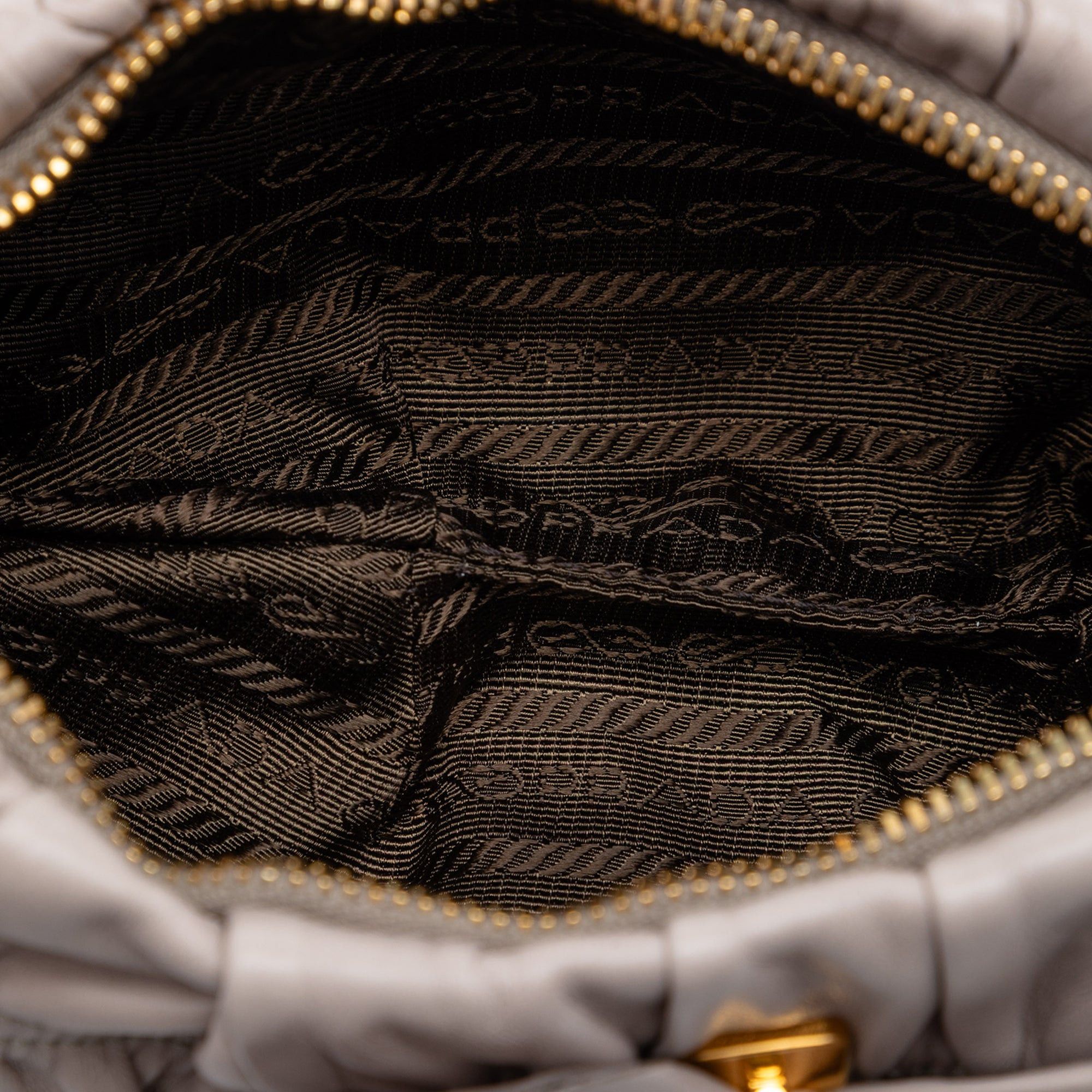 Prada Nappa Gaufre Bow Wristlet Clutch Size ONE SIZE - 4 Thumbnail