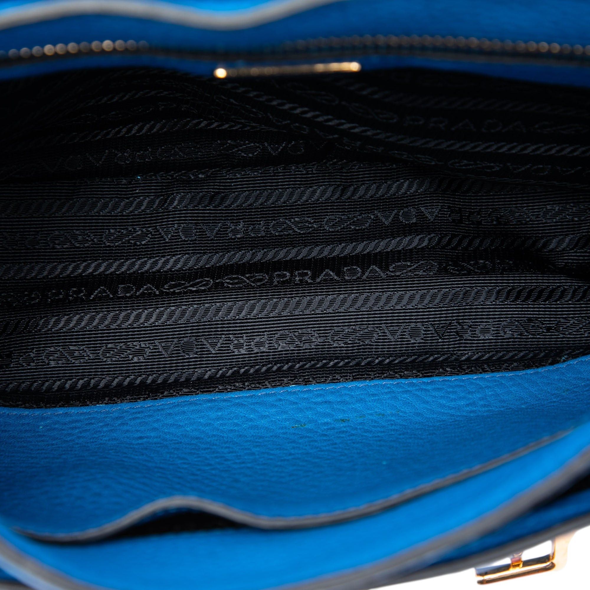 Prada Vitello Daino Double Buckle Messenger Bag Size ONE SIZE - 4 Thumbnail