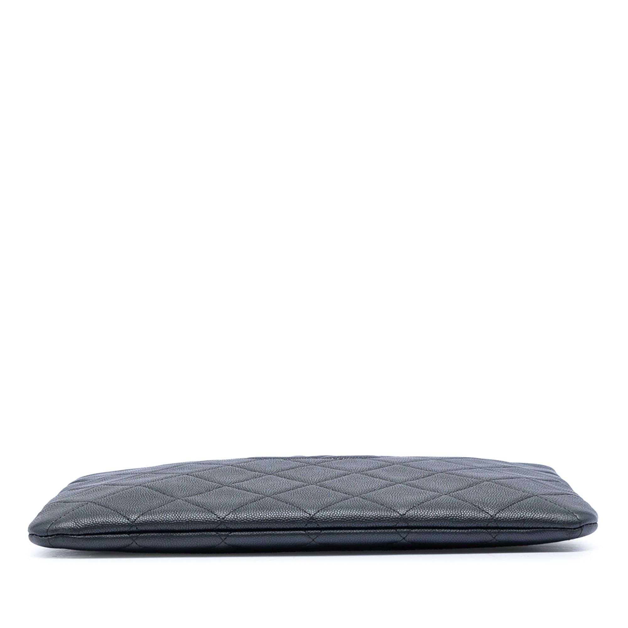 Chanel Medium CC Quilted Caviar O Case Clutch Size ONE SIZE - 3 Thumbnail