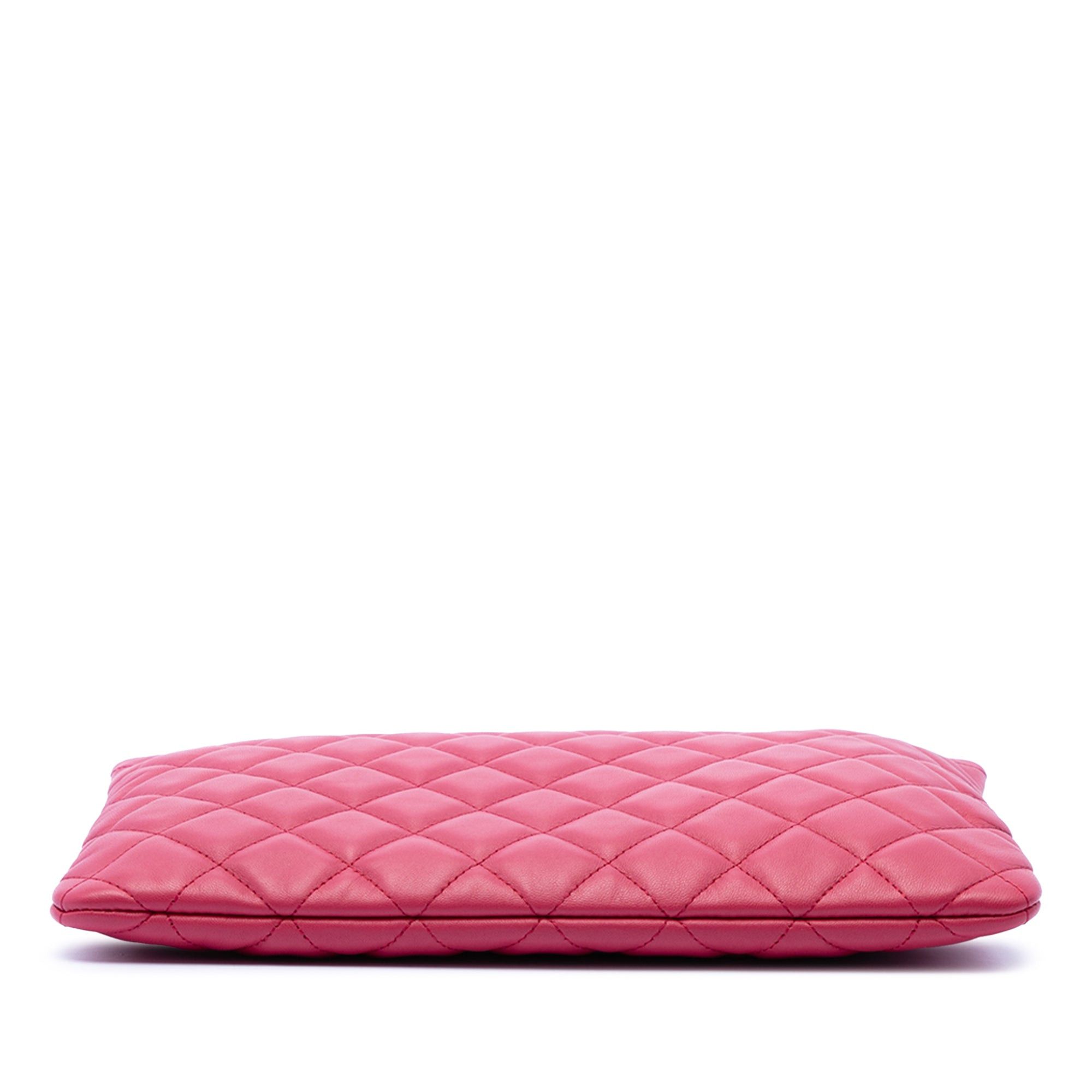 Chanel Medium Quilted Lambskin O Case Clutch Size ONE SIZE - 3 Thumbnail