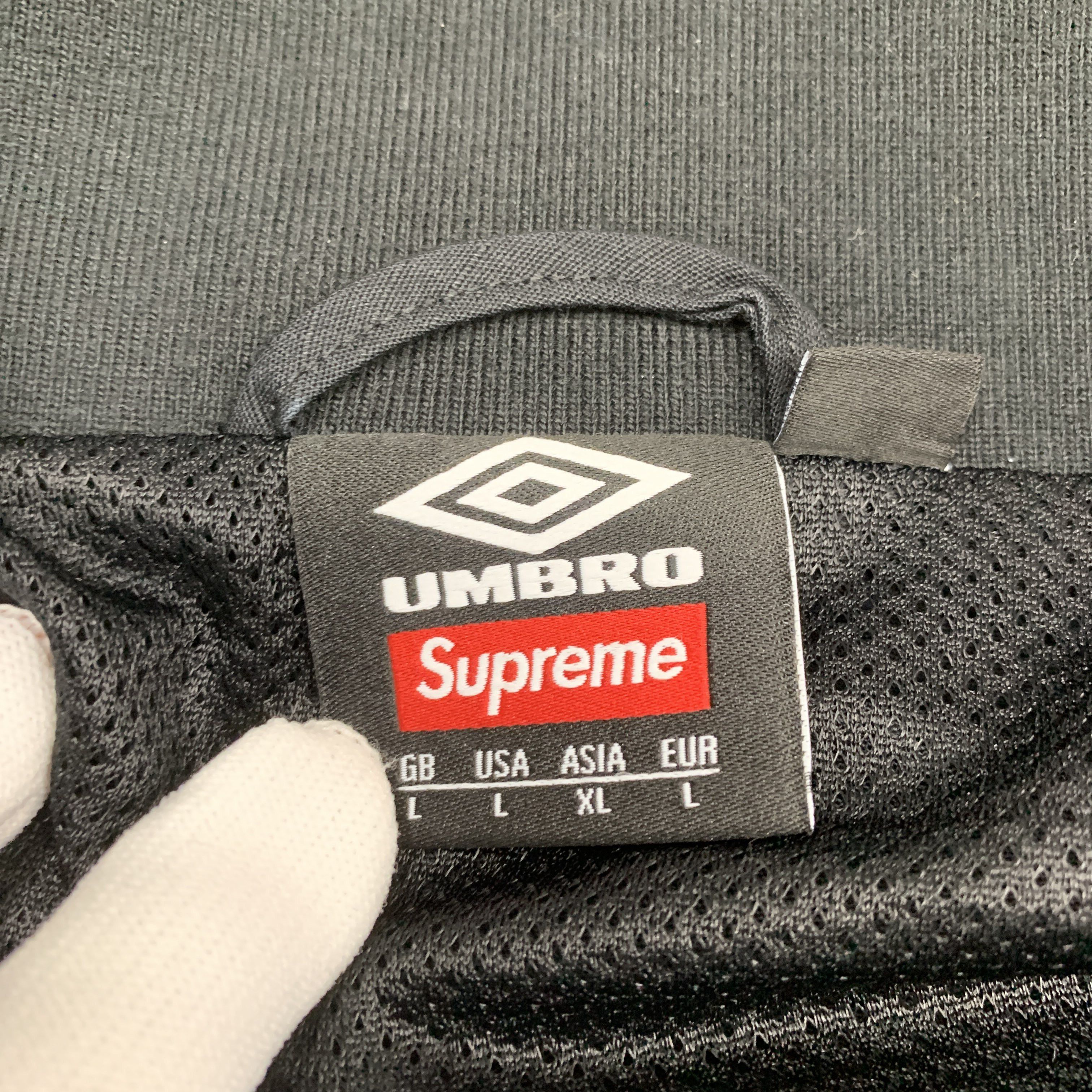 Supreme Supreme x Umbro Cotton Track Jacket Size L Size US L / EU 52-54 / 3 - 3 Thumbnail