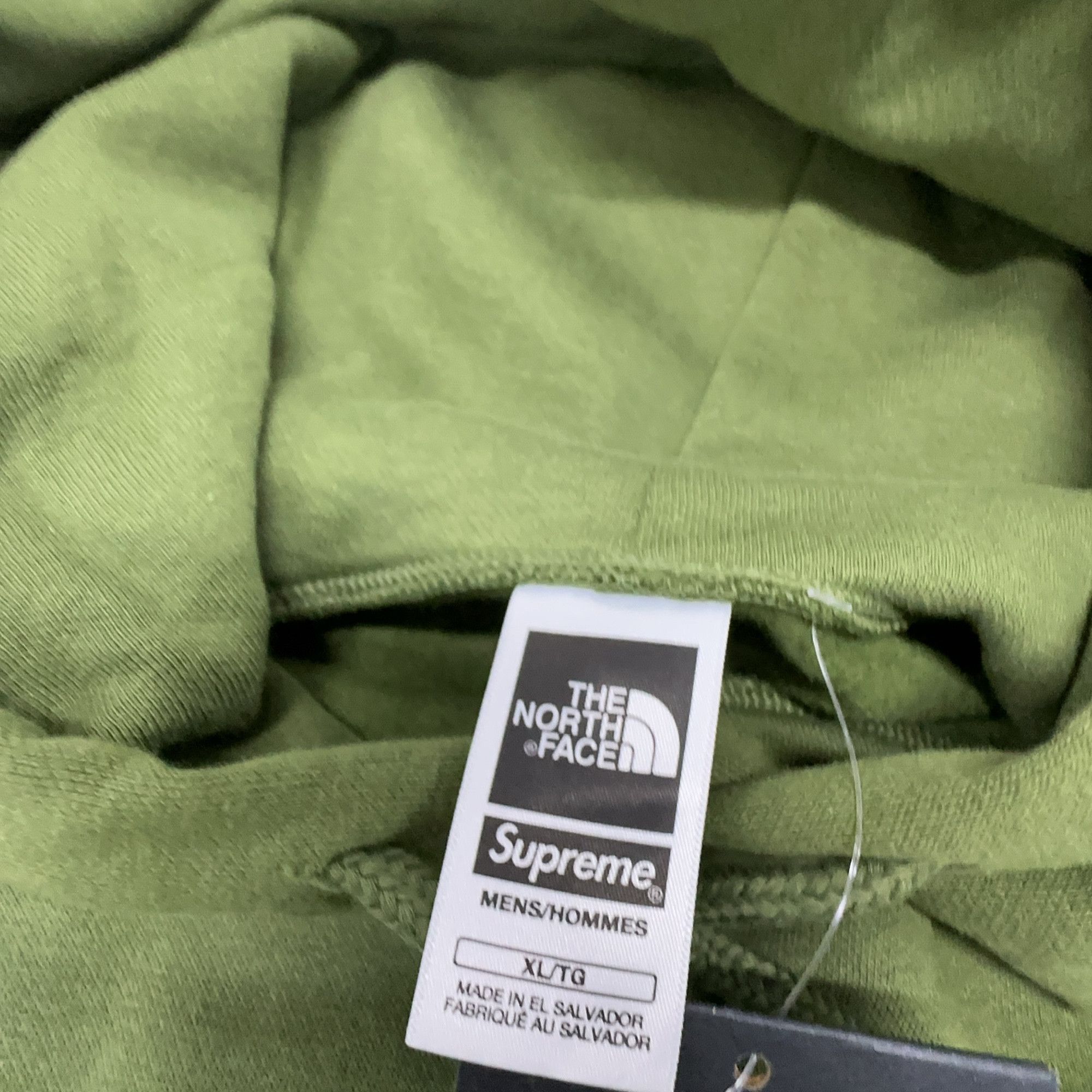 Supreme Supreme x The North Face Logo Patch Hoodie Size XL Size US XL / EU 56 / 4 - 3 Thumbnail