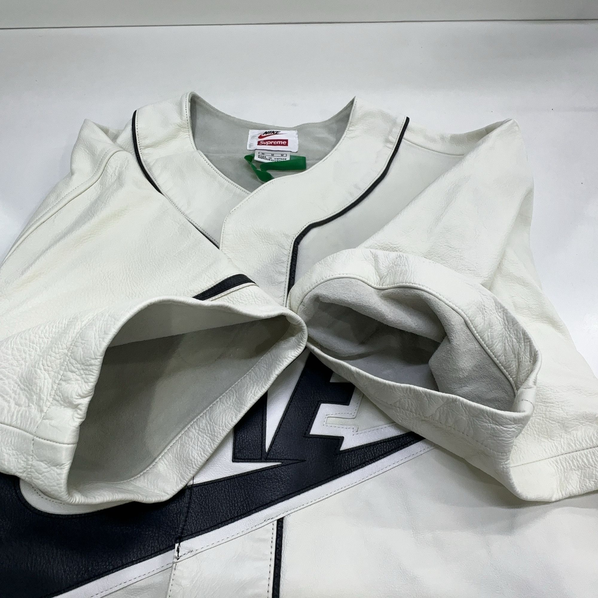 Supreme Supreme x Nike Leather Baseball Jersey Size M Size US M / EU 48-50 / 2 - 8 Thumbnail