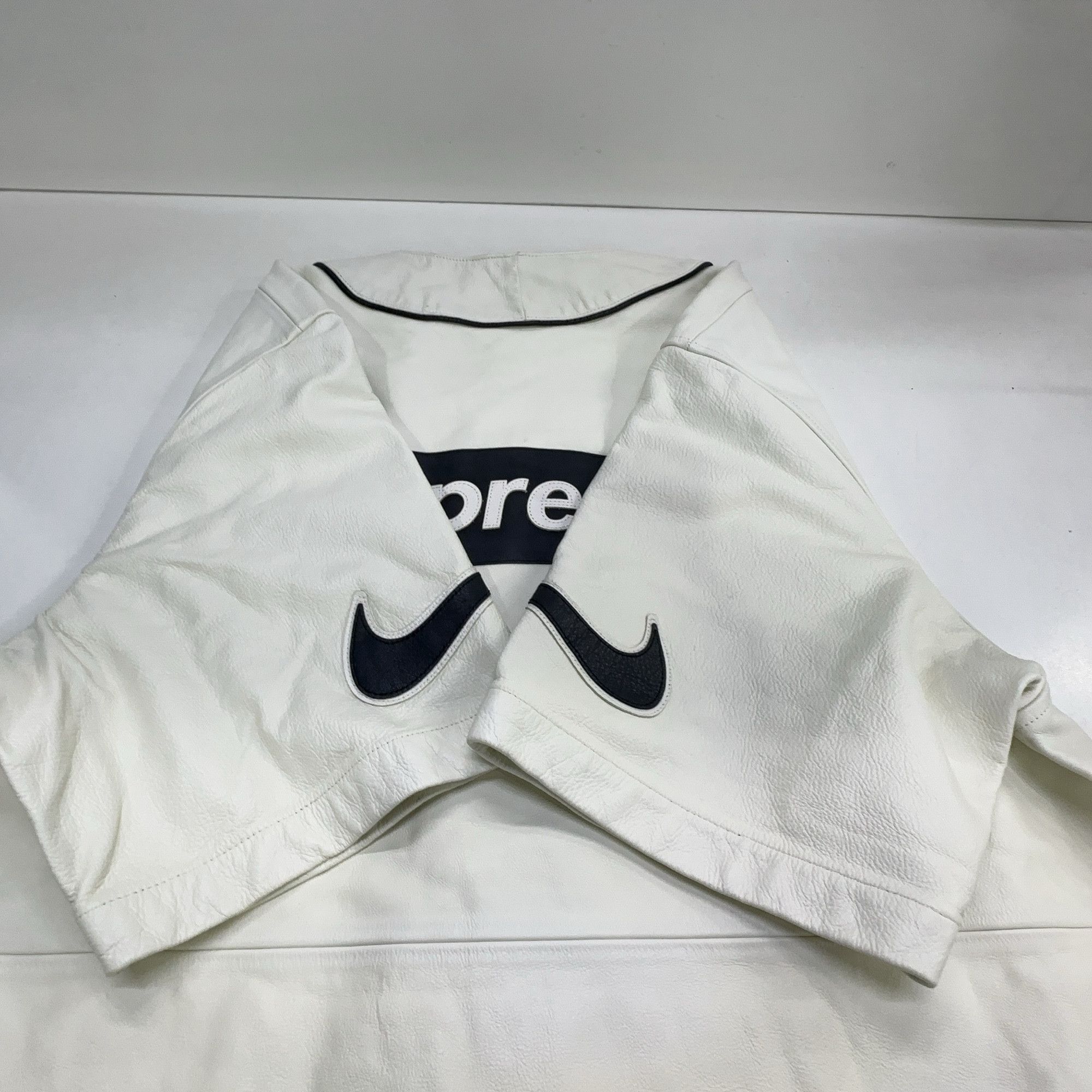 Supreme Supreme x Nike Leather Baseball Jersey Size M Size US M / EU 48-50 / 2 - 14 Thumbnail