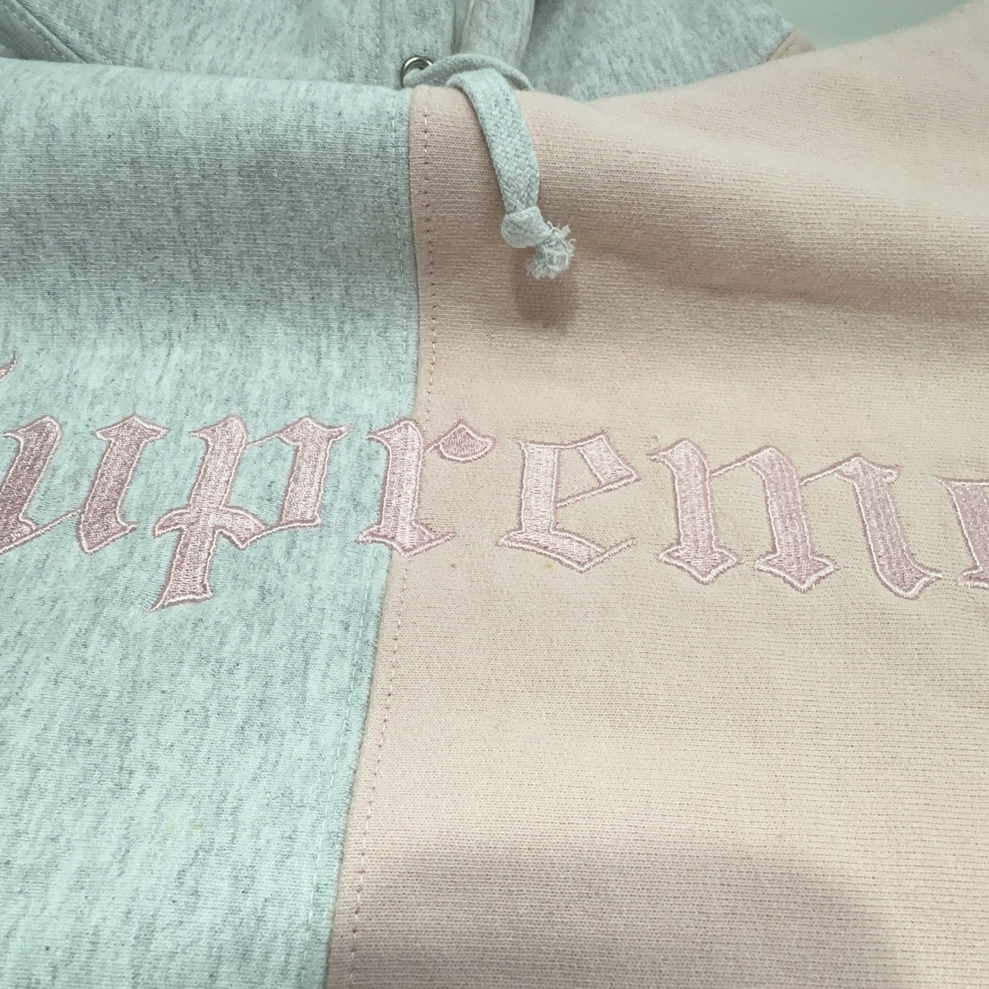 Supreme Supreme Split Old English Hooded Sweatshirt Size M Size US M / EU 48-50 / 2 - 11 Thumbnail