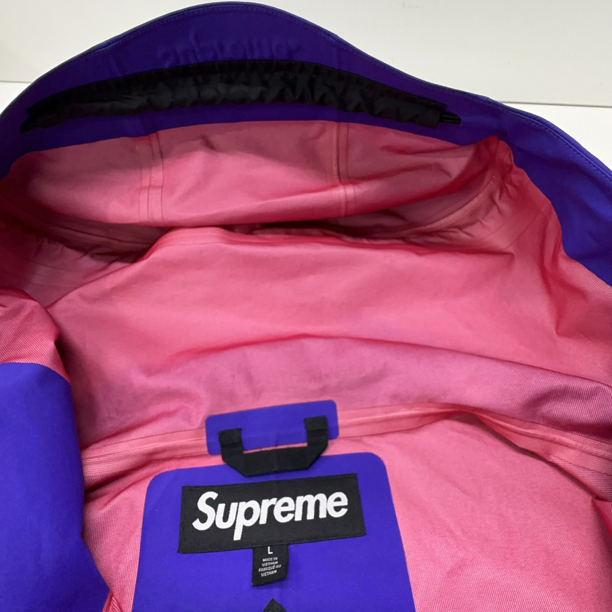 Supreme Supreme GORE-TEX Taped Seam Shell Jacket Size L Size US L / EU 52-54 / 3 - 4 Thumbnail