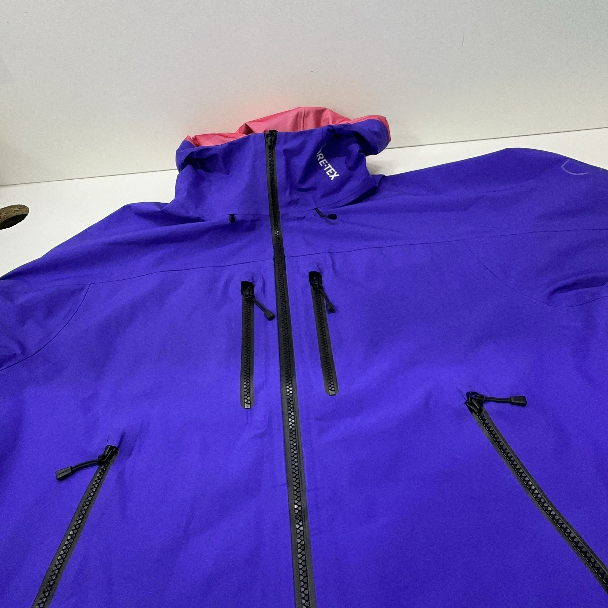 Supreme Supreme GORE-TEX Taped Seam Shell Jacket Size L Size US L / EU 52-54 / 3 - 8 Thumbnail