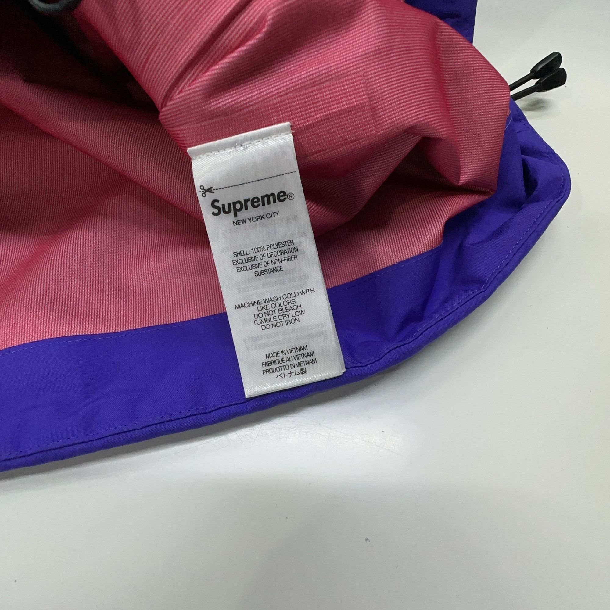 Supreme Supreme GORE-TEX Taped Seam Shell Jacket Size L Size US L / EU 52-54 / 3 - 3 Thumbnail