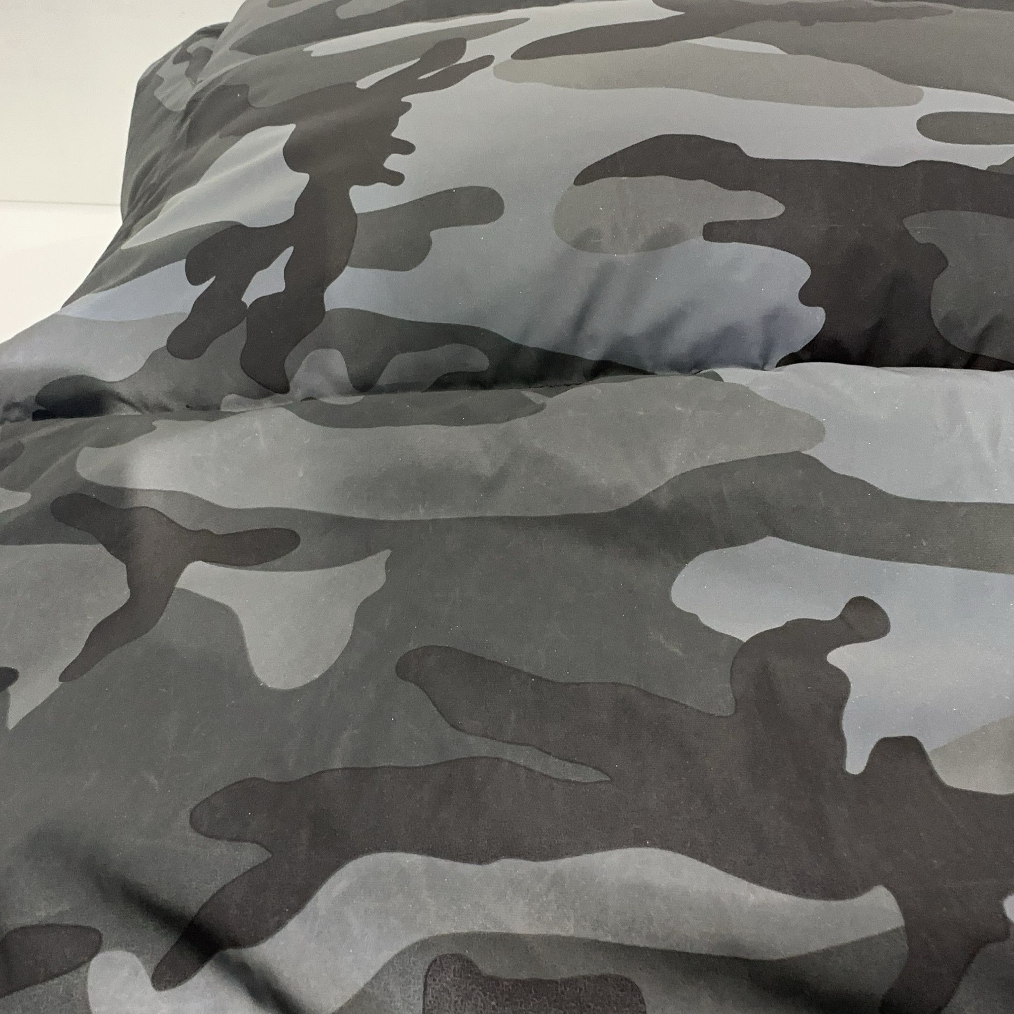 Supreme Supreme Reflective Camo Down Jacket Size L Size US L / EU 52-54 / 3 - 13 Thumbnail