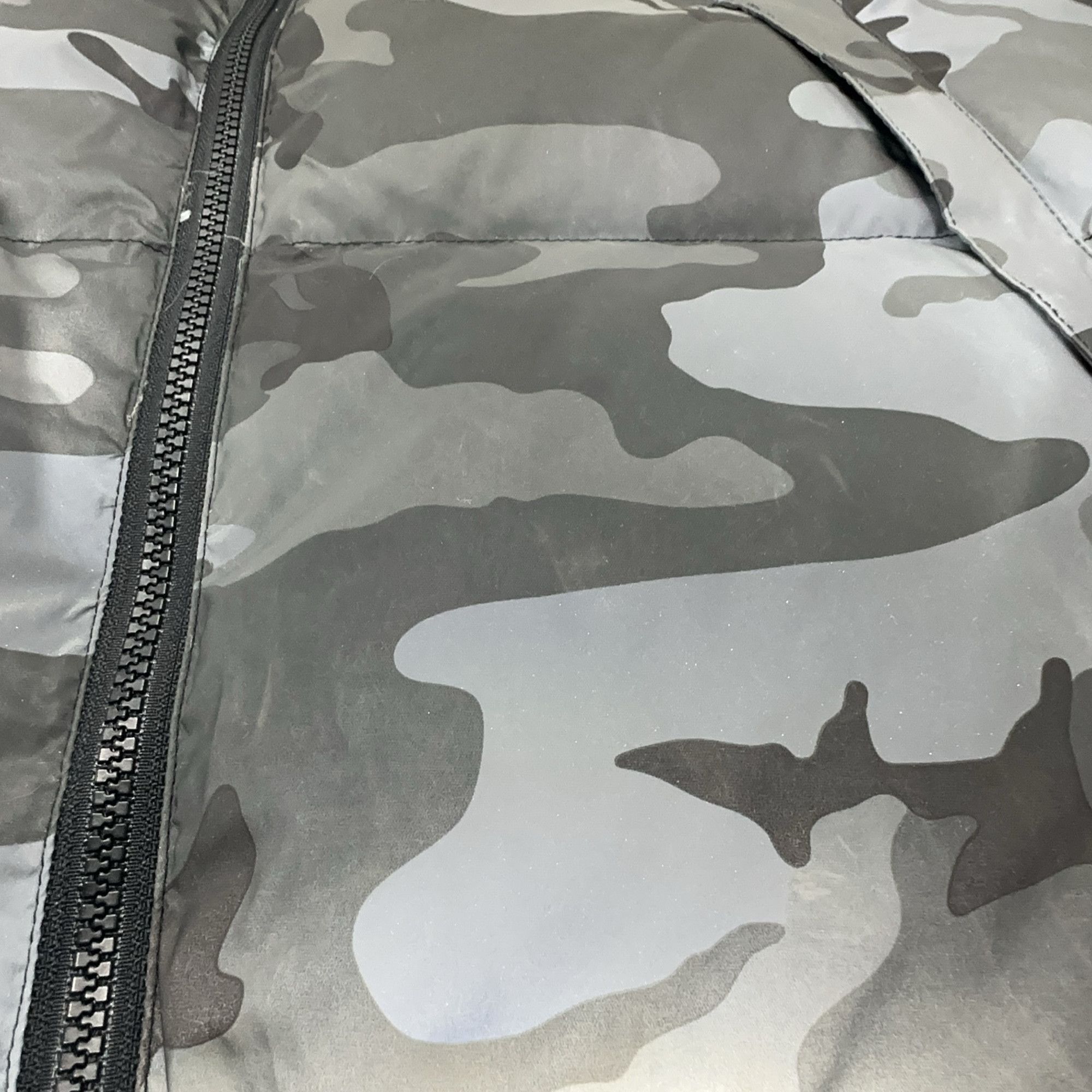 Supreme Supreme Reflective Camo Down Jacket Size L Size US L / EU 52-54 / 3 - 7 Thumbnail