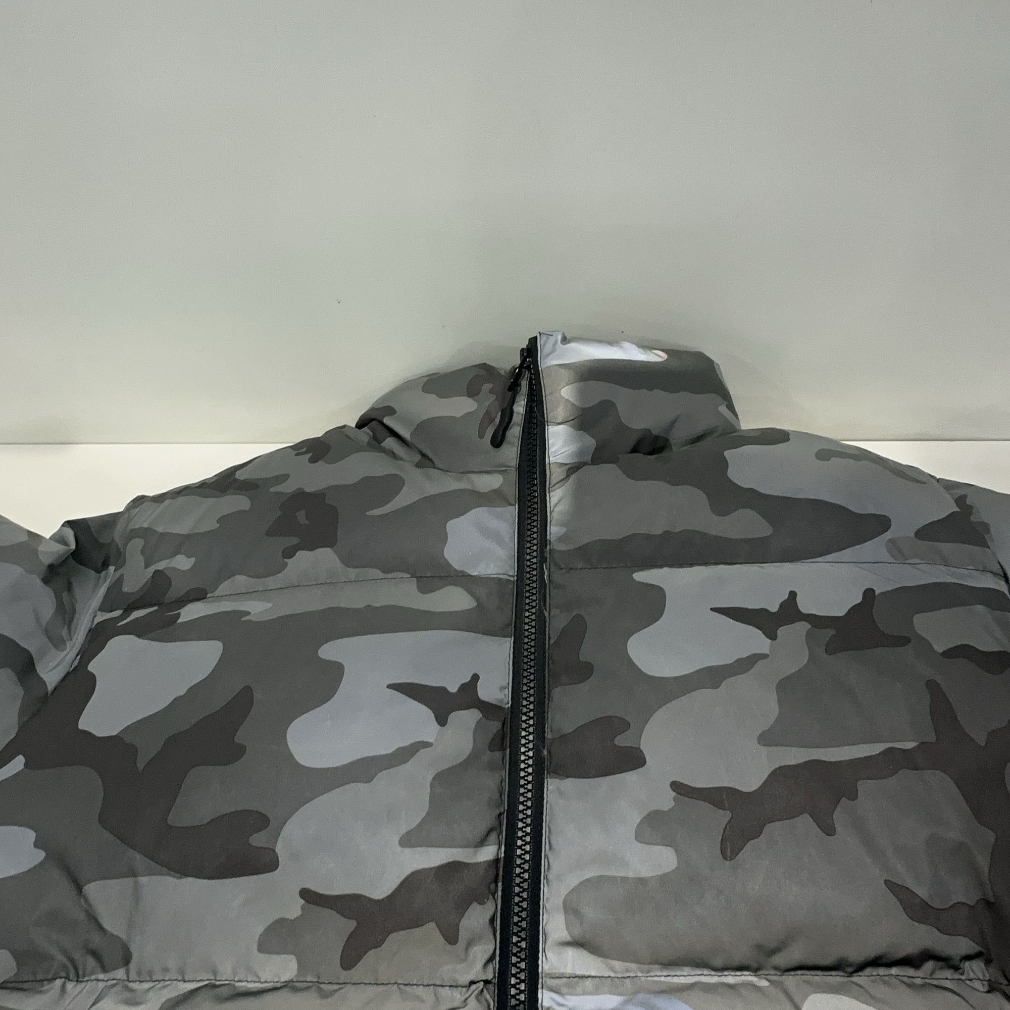 Supreme Supreme Reflective Camo Down Jacket Size L Size US L / EU 52-54 / 3 - 6 Thumbnail